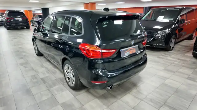 BMW 2 Series view 4