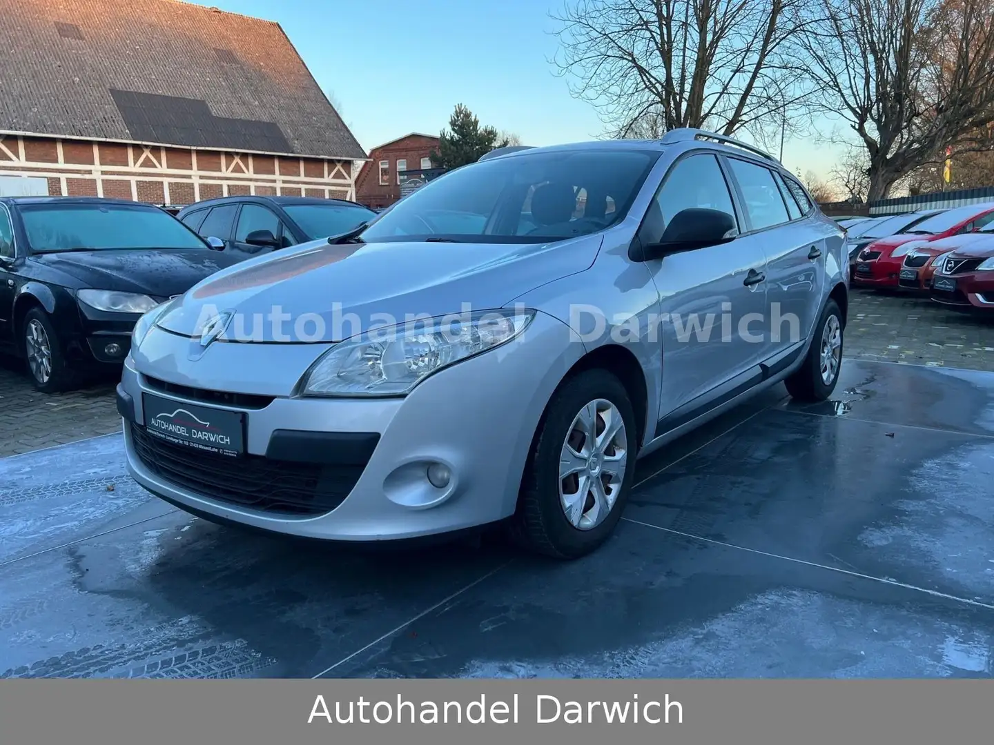 Renault Megane III Grandtour Expression 1.5 DCI Top Grau - 1