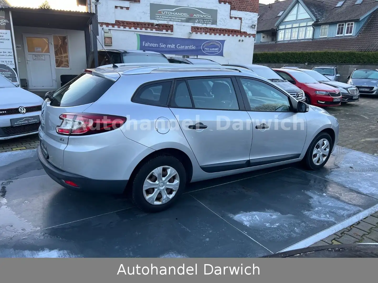 Renault Megane III Grandtour Expression 1.5 DCI Top Grau - 2