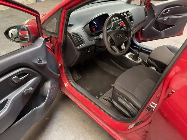 Kia Rio view 5