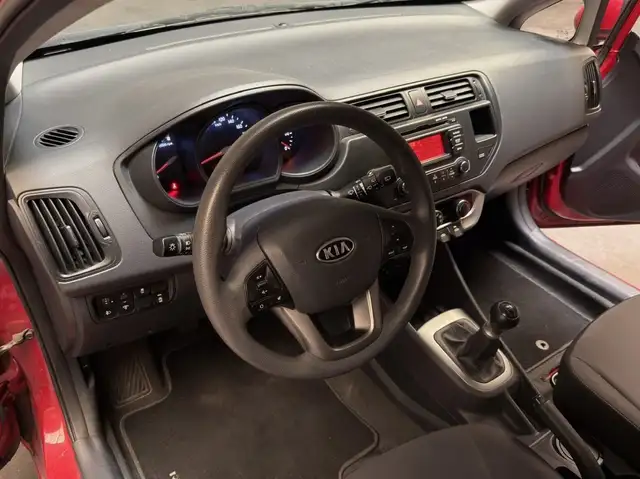 Kia Rio view 8