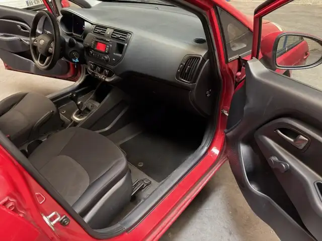 Kia Rio view 9