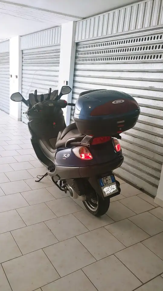 Piaggio X 9