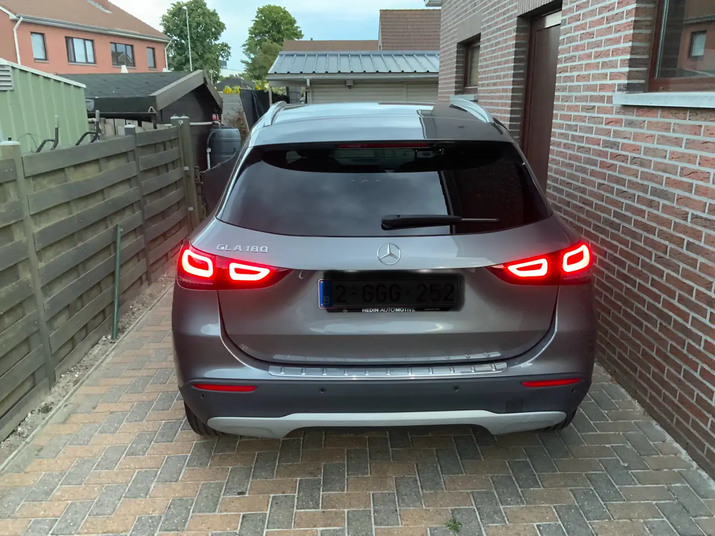 Mercedes-Benz GLA 180 GLA 180 7G-DCT Gris - 2