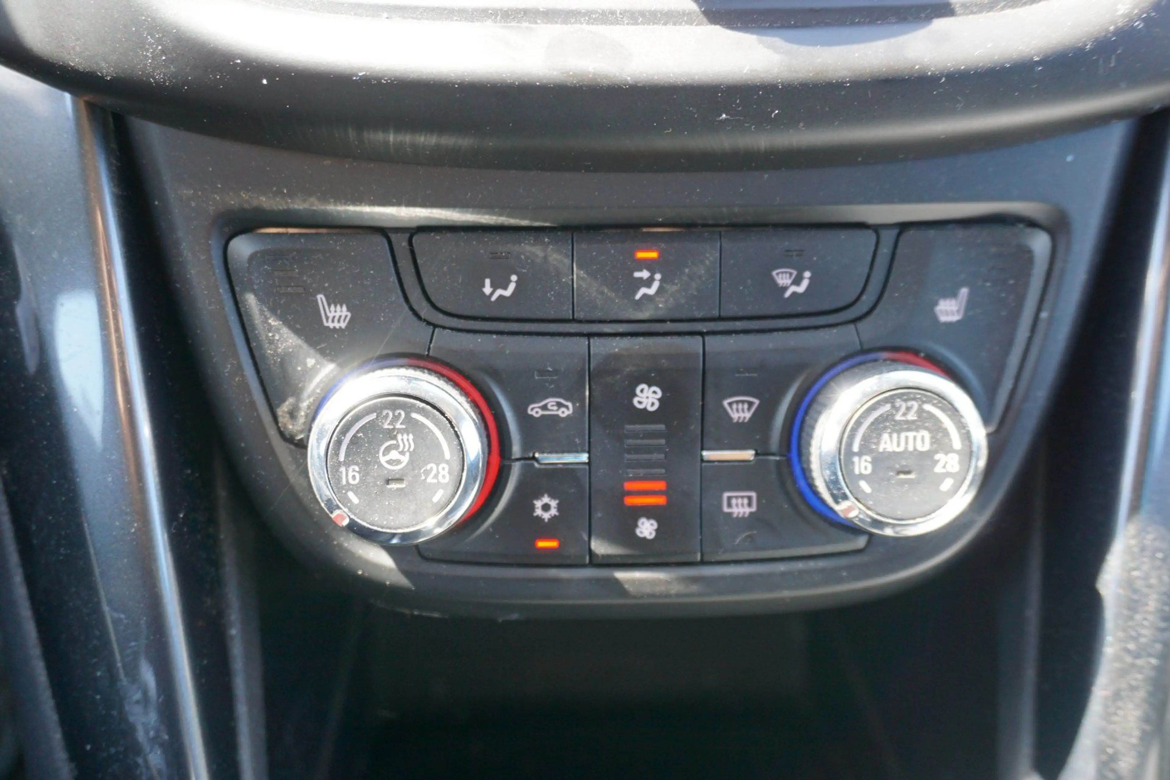 Opel Zafira Tourer 1.4 Turbo ECOTEC Cosmo — photo 12