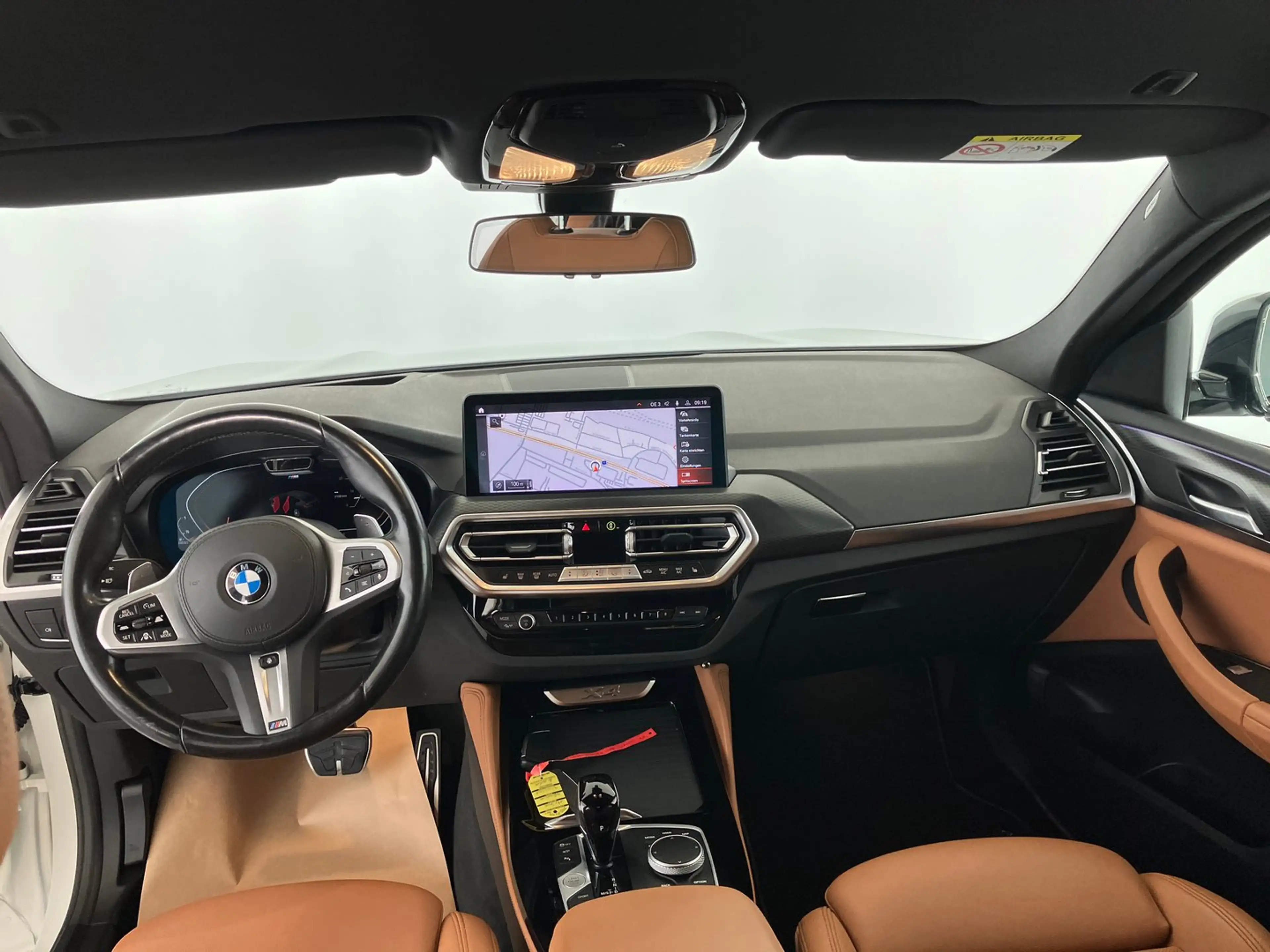 BMW X4 xDrive 20 d Advantage — photo 13