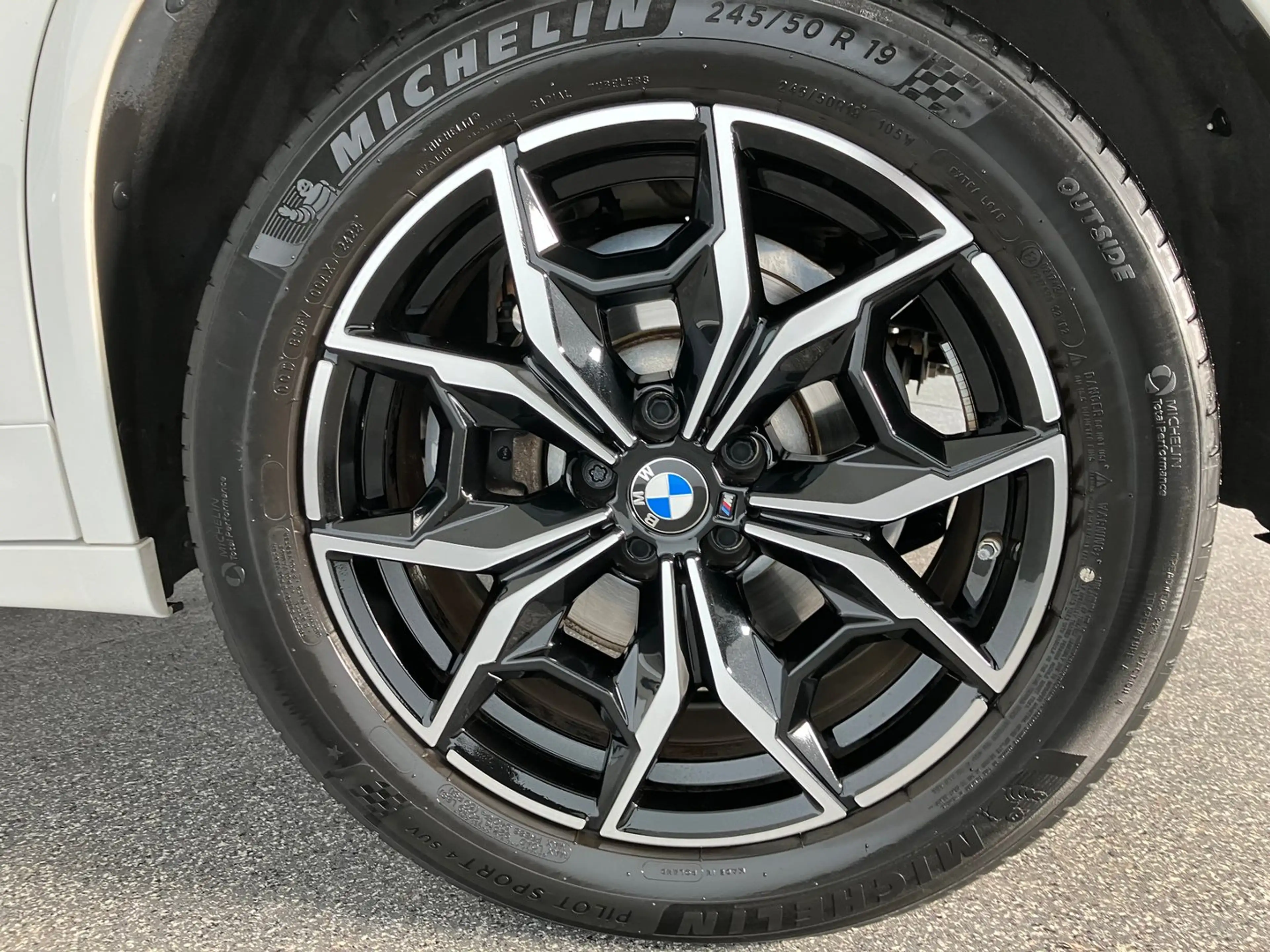 BMW X4 xDrive 20 d Advantage — photo 11