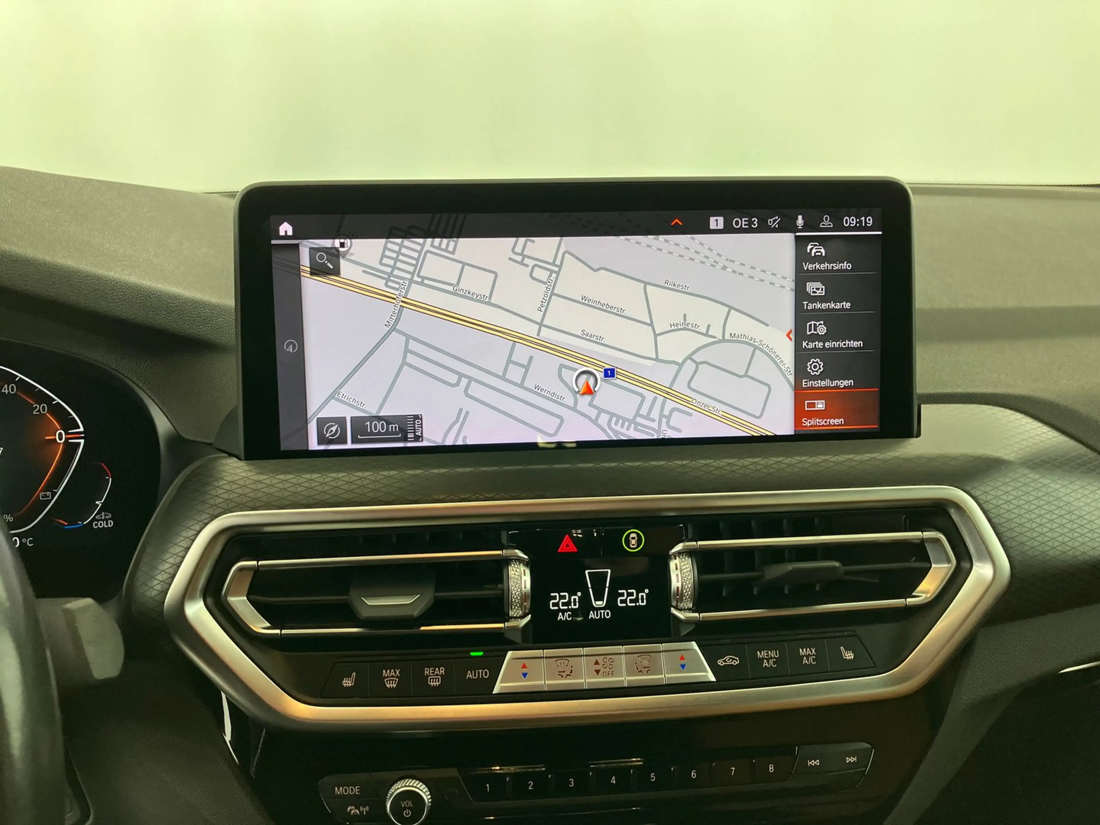 BMW X4 xDrive 20 d Advantage — photo 15