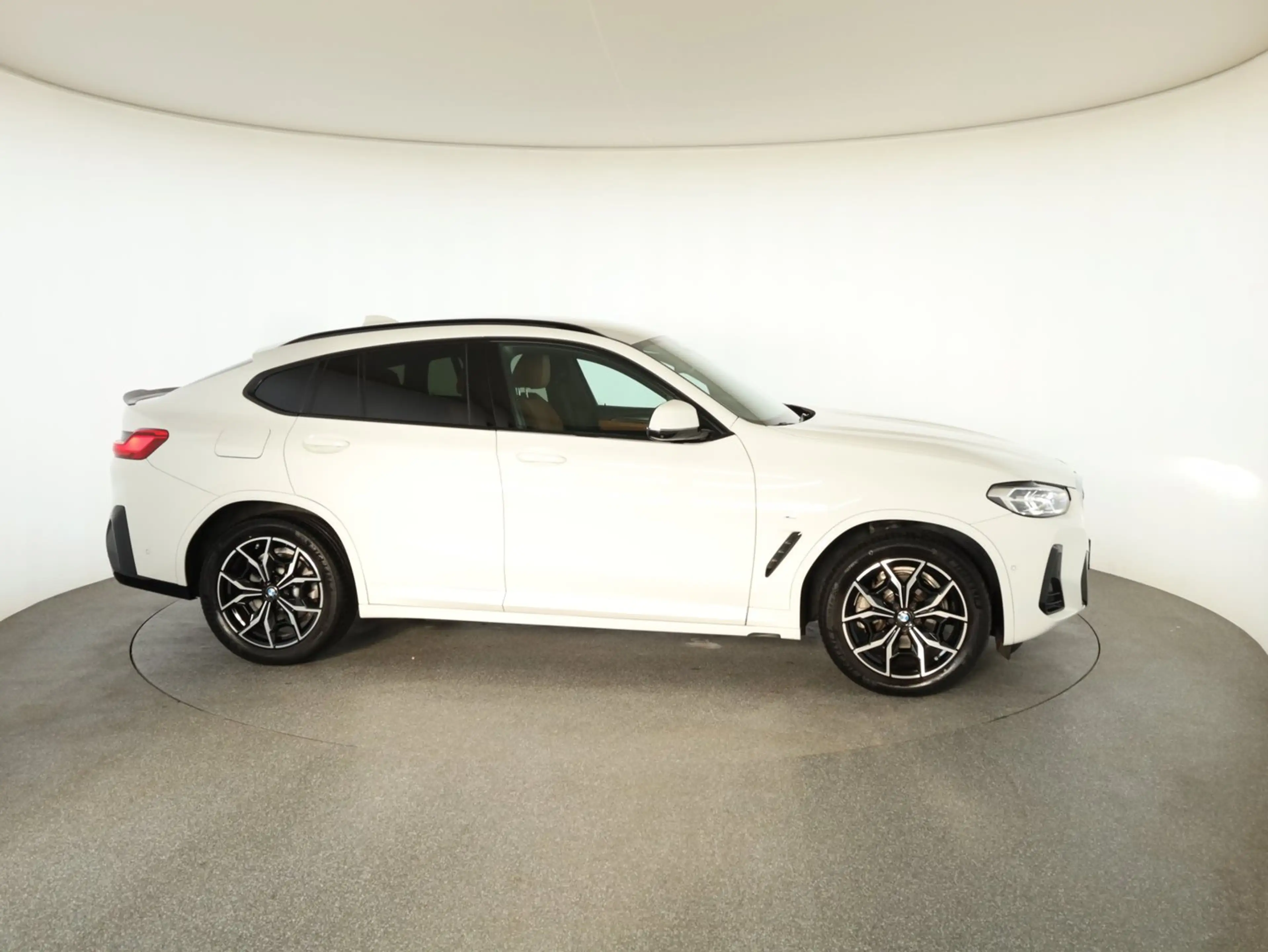 BMW X4 xDrive 20 d Advantage — photo 3