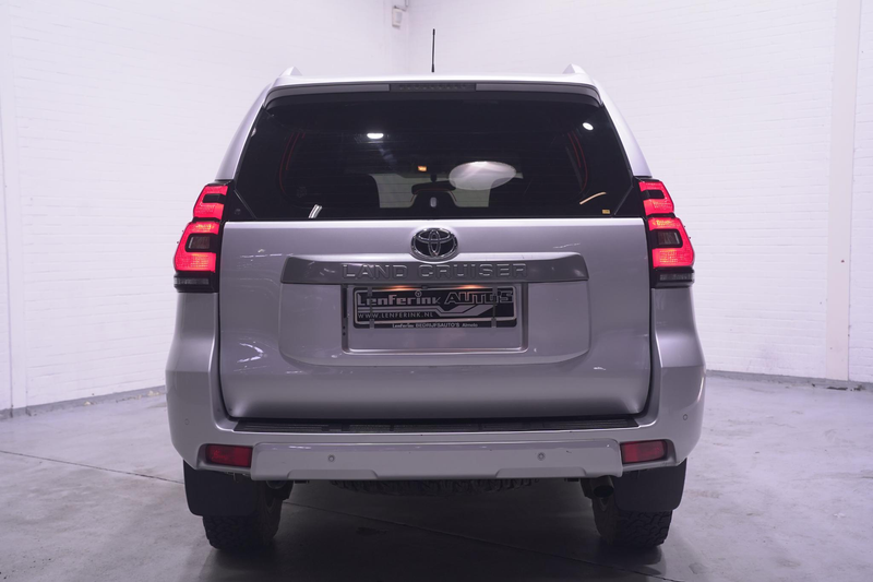 Toyota Land Cruiser 2.8 D-4D-F 177 pk 5 Drs Grijs Kenteken 2-Zits 4WD — photo 11