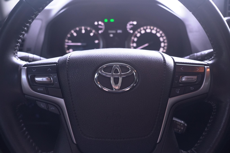Toyota Land Cruiser 2.8 D-4D-F 177 pk 5 Drs Grijs Kenteken 2-Zits 4WD — photo 24
