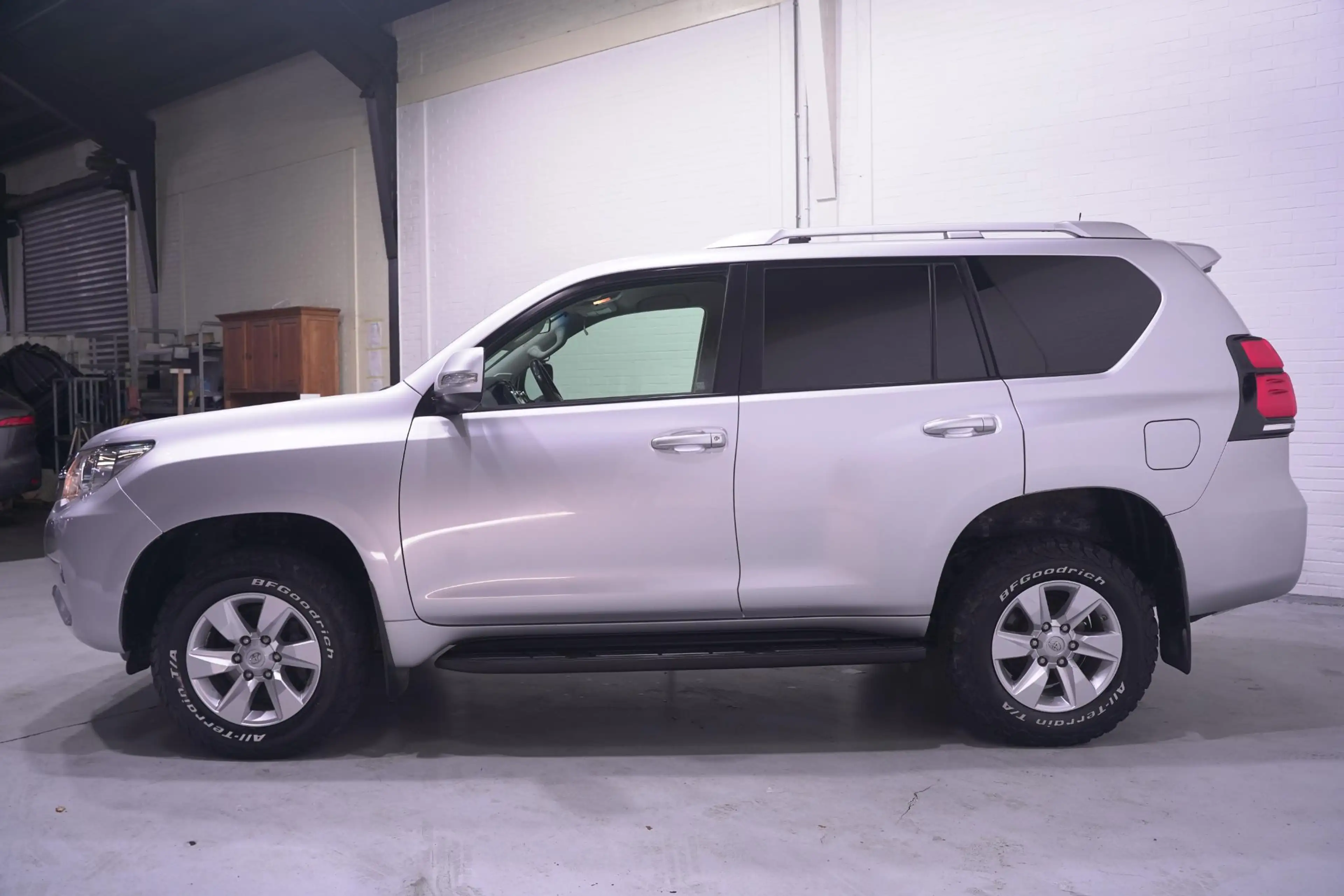 Toyota Land Cruiser 2.8 D-4D-F 177 pk 5 Drs Grijs Kenteken 2-Zits 4WD — photo 7