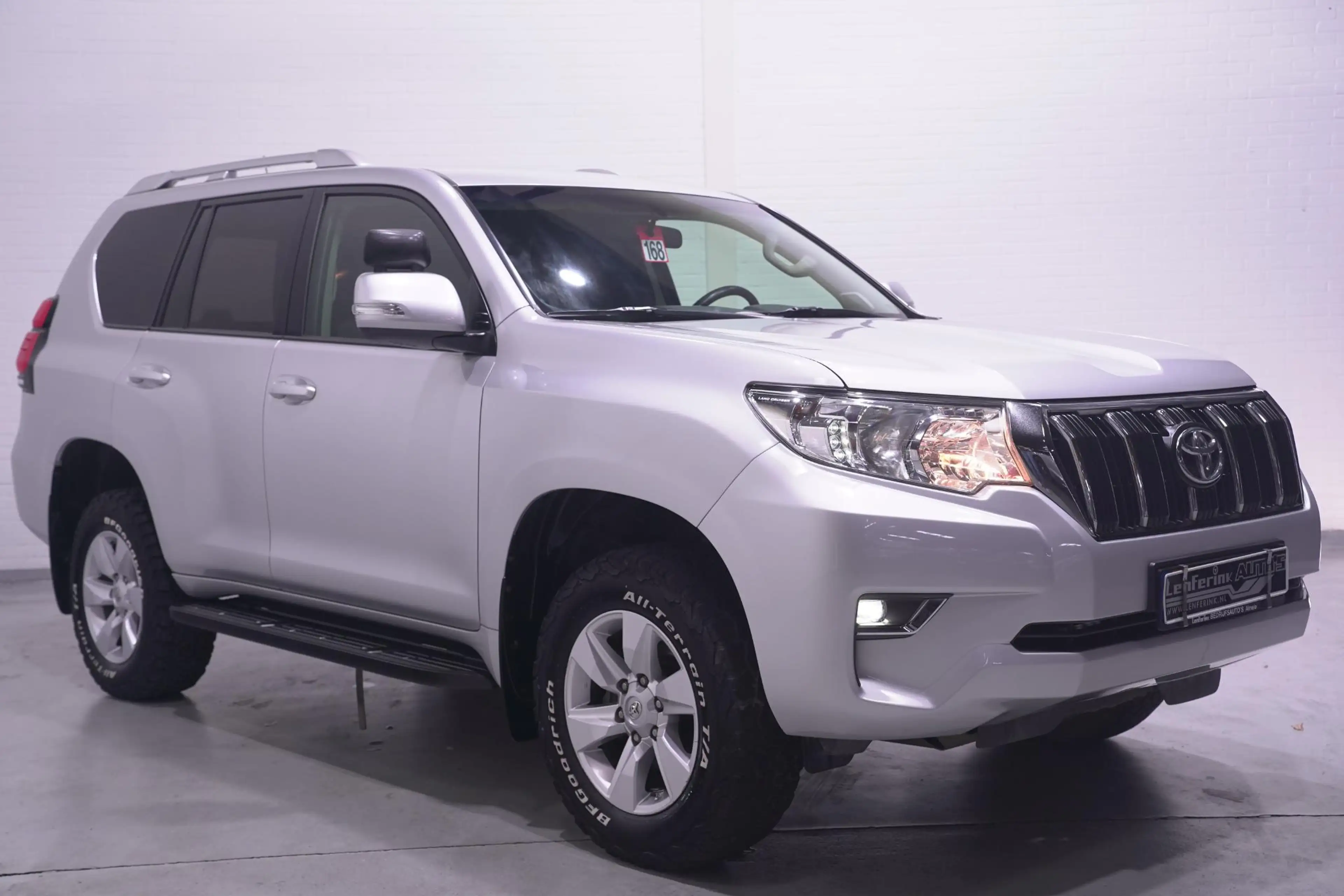 Toyota Land Cruiser 2.8 D-4D-F 177 pk 5 Drs Grijs Kenteken 2-Zits 4WD — photo 2