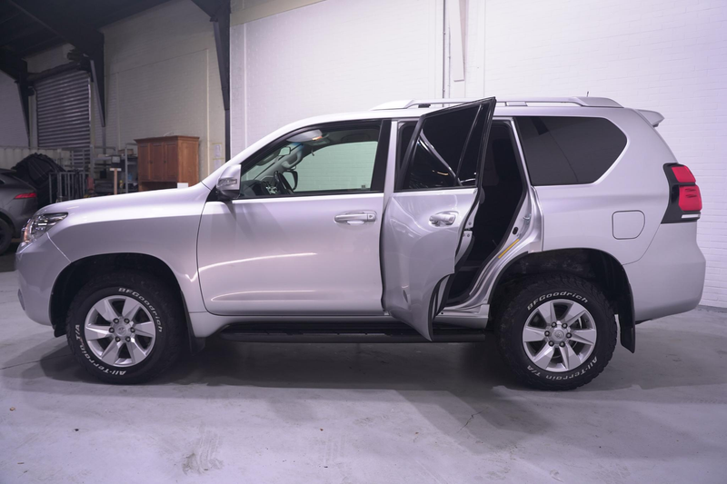 Toyota Land Cruiser 2.8 D-4D-F 177 pk 5 Drs Grijs Kenteken 2-Zits 4WD — photo 8
