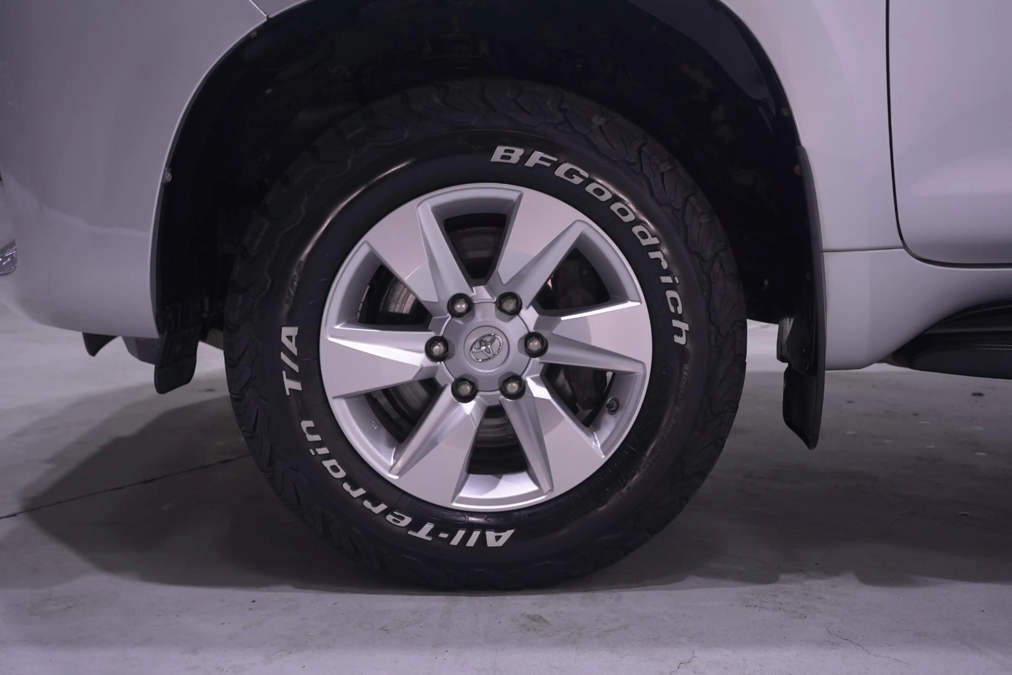 Toyota Land Cruiser 2.8 D-4D-F 177 pk 5 Drs Grijs Kenteken 2-Zits 4WD — photo 18