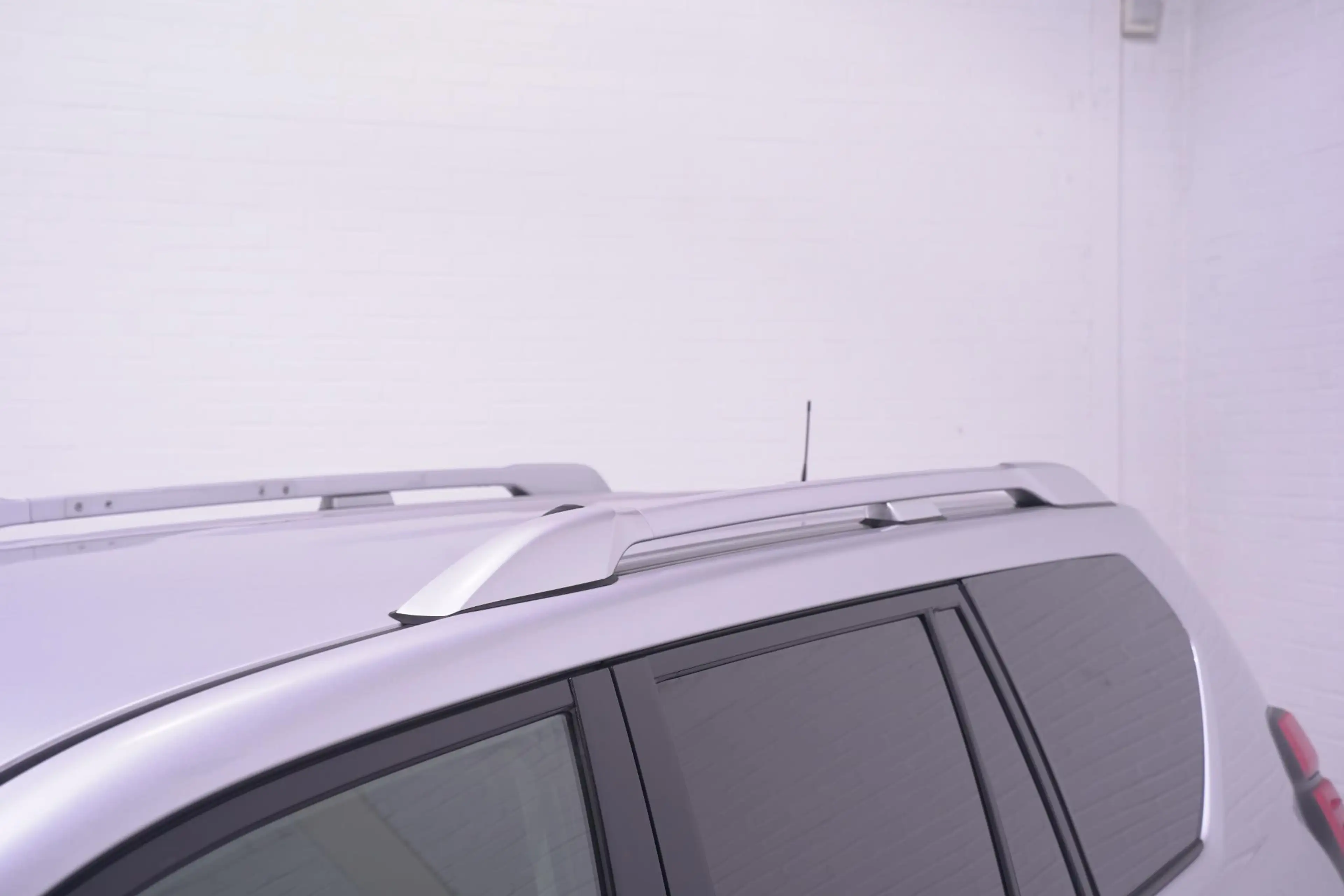 Toyota Land Cruiser 2.8 D-4D-F 177 pk 5 Drs Grijs Kenteken 2-Zits 4WD — photo 19