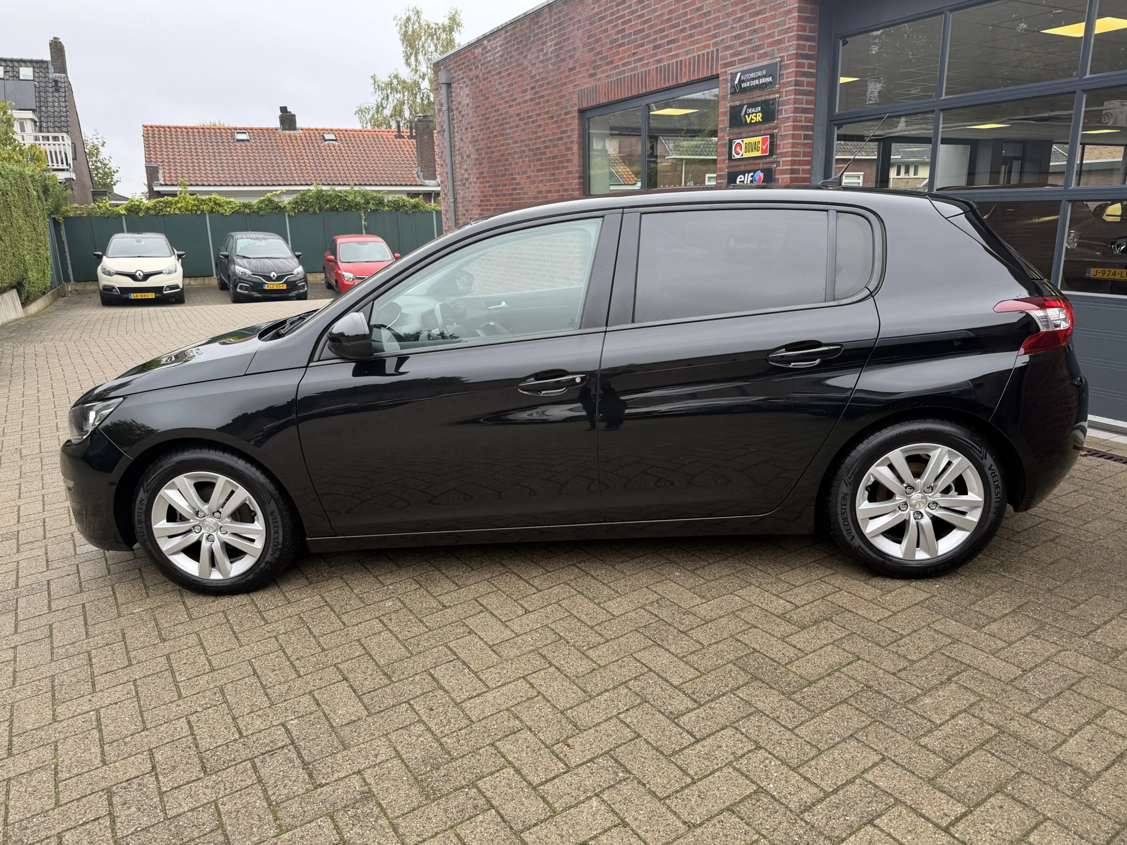 Peugeot 308 1.2 PureTech Blue Lion — photo 7