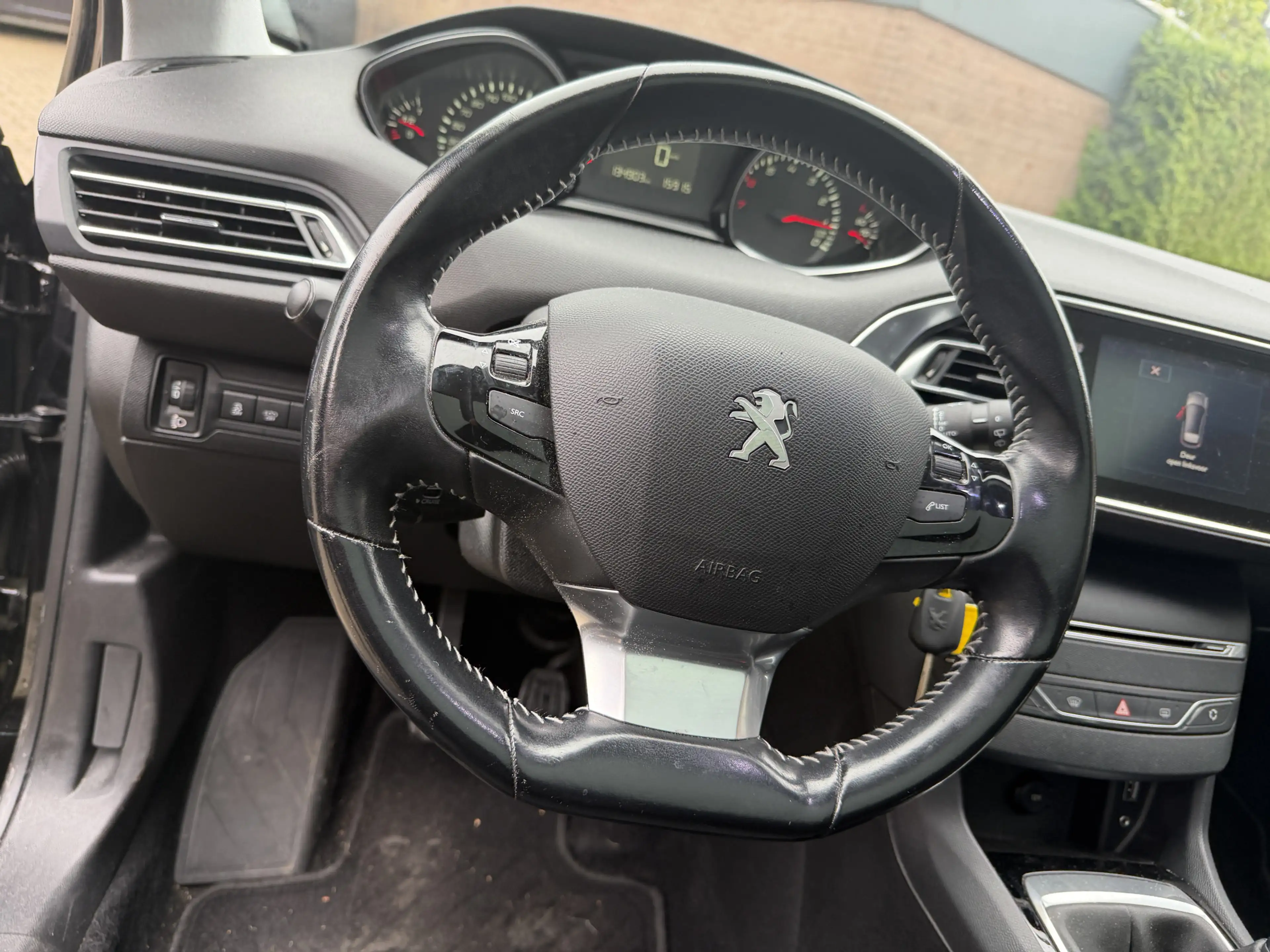 Peugeot 308 1.2 PureTech Blue Lion — photo 9