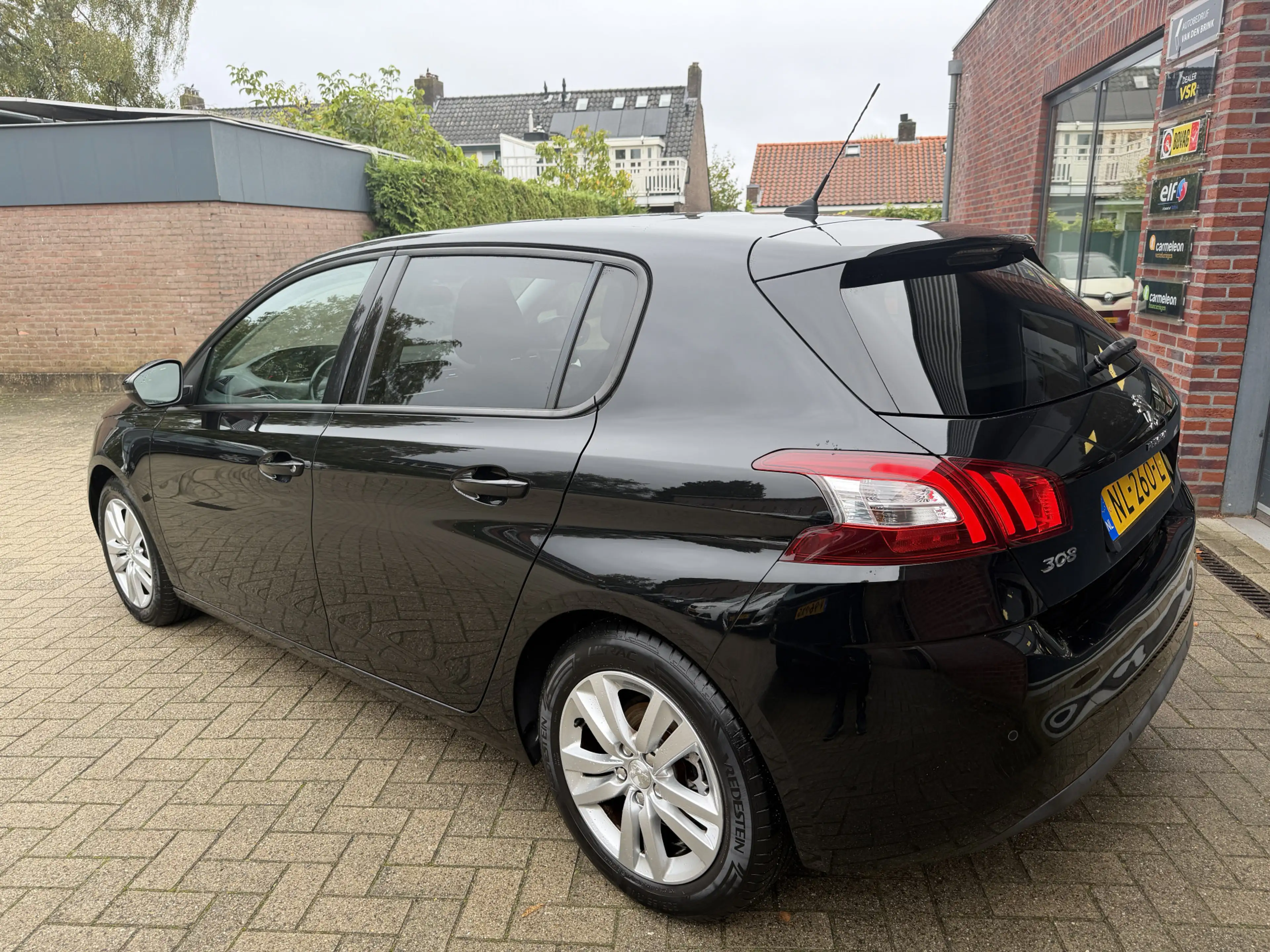 Peugeot 308 1.2 PureTech Blue Lion — photo 6