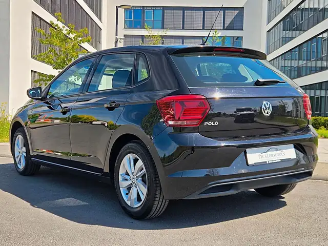 Volkswagen Polo view 4