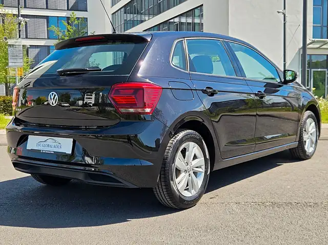 Volkswagen Polo view 3