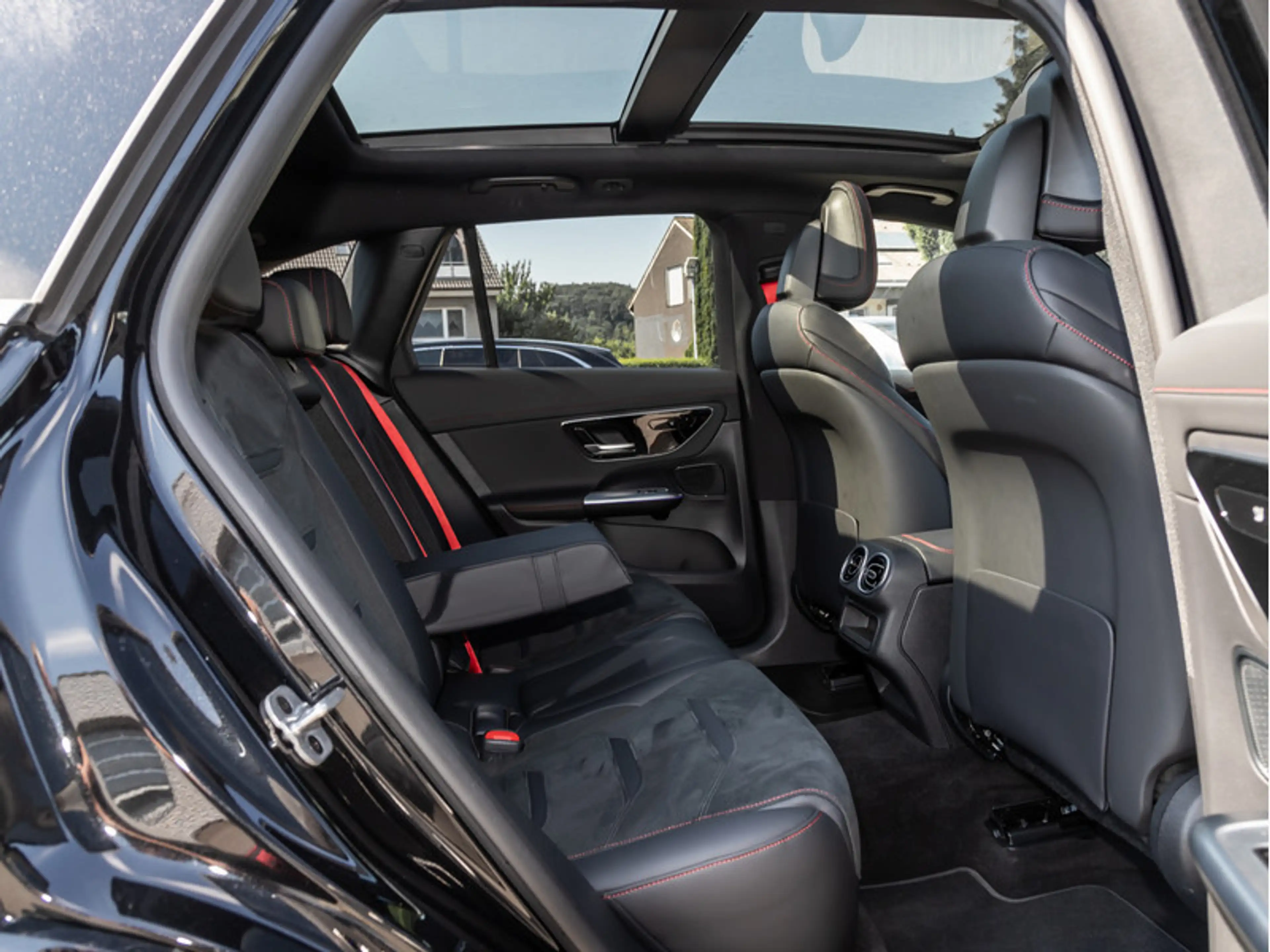 Mercedes-Benz GLC 43 AMG 4M DIGITAL/360/Pano/AHK/Memo/Totw/20" — photo 5