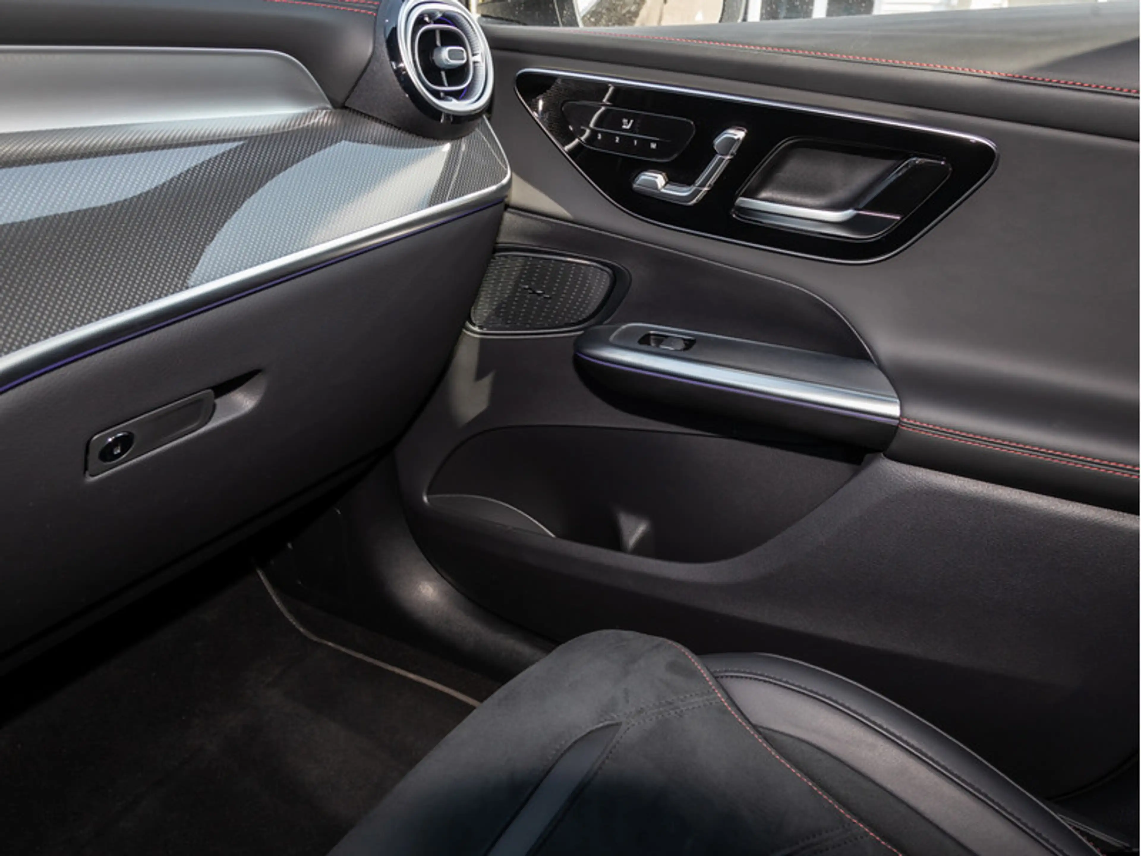 Mercedes-Benz GLC 43 AMG 4M DIGITAL/360/Pano/AHK/Memo/Totw/20" — photo 12
