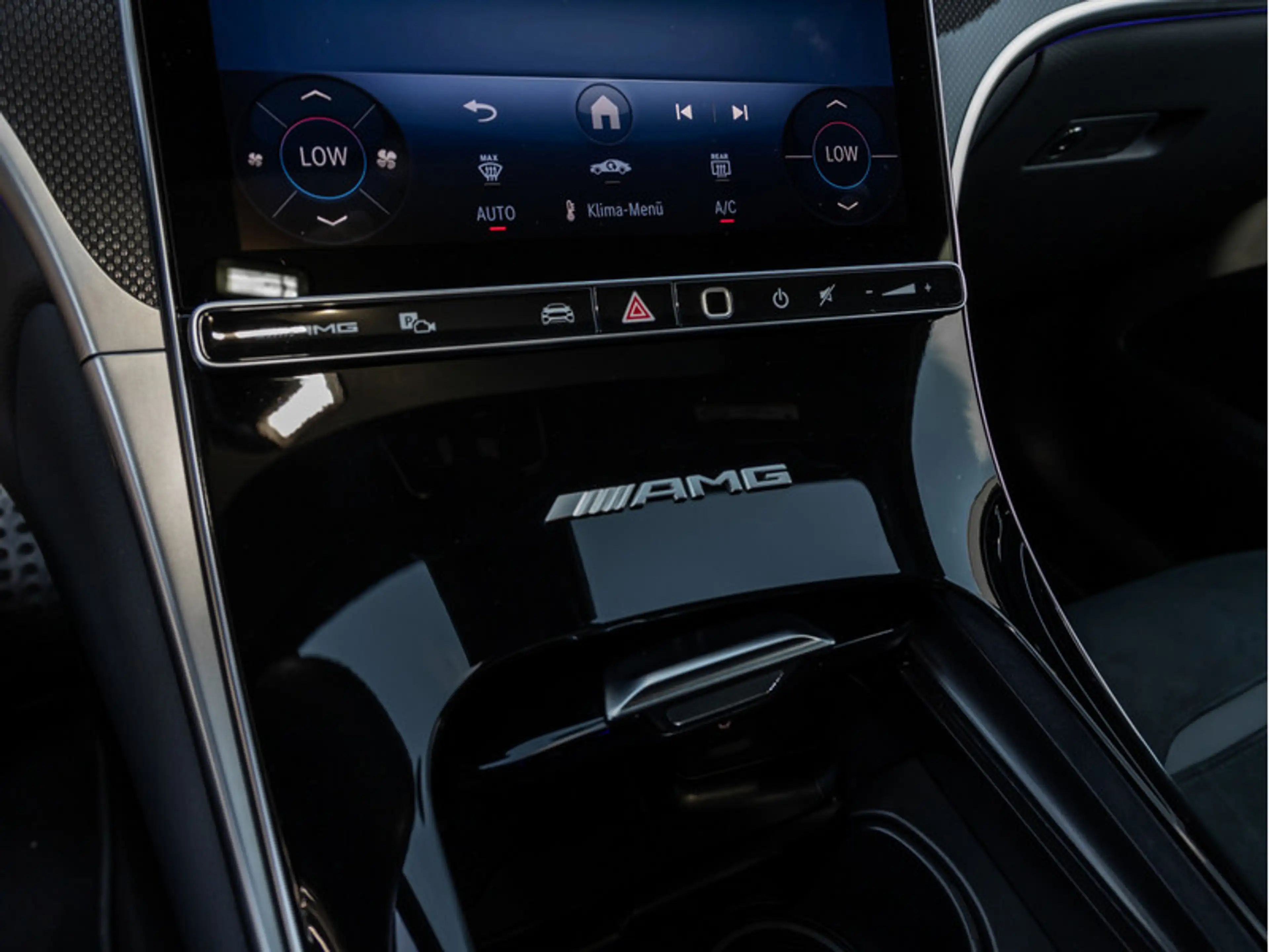 Mercedes-Benz GLC 43 AMG 4M DIGITAL/360/Pano/AHK/Memo/Totw/20" — photo 11