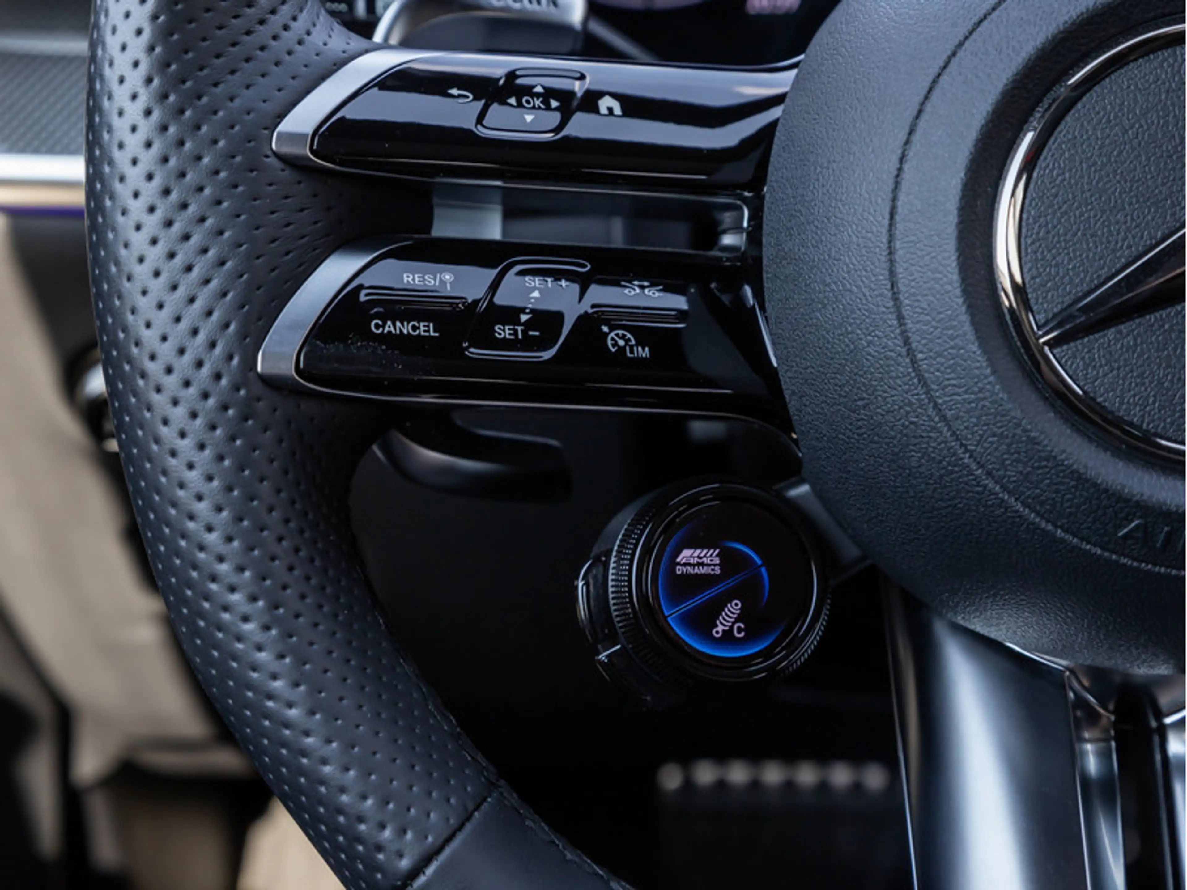 Mercedes-Benz GLC 43 AMG 4M DIGITAL/360/Pano/AHK/Memo/Totw/20" — photo 14