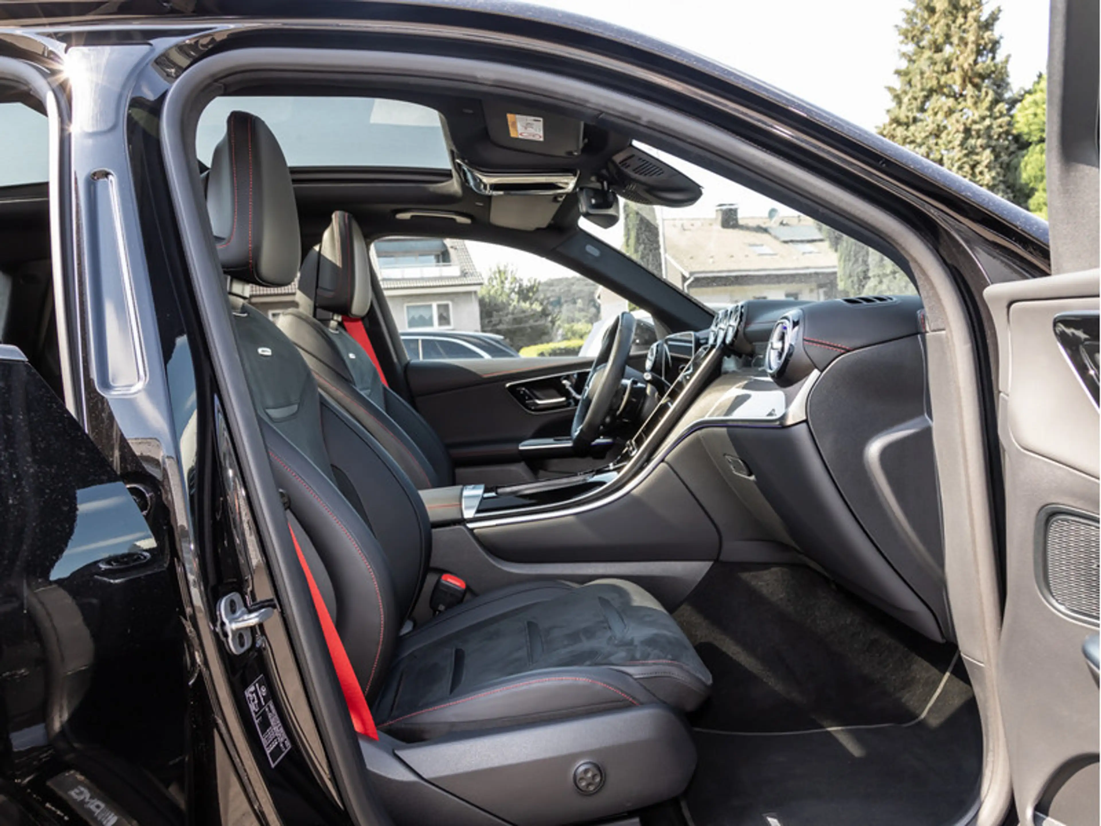 Mercedes-Benz GLC 43 AMG 4M DIGITAL/360/Pano/AHK/Memo/Totw/20" — photo 4