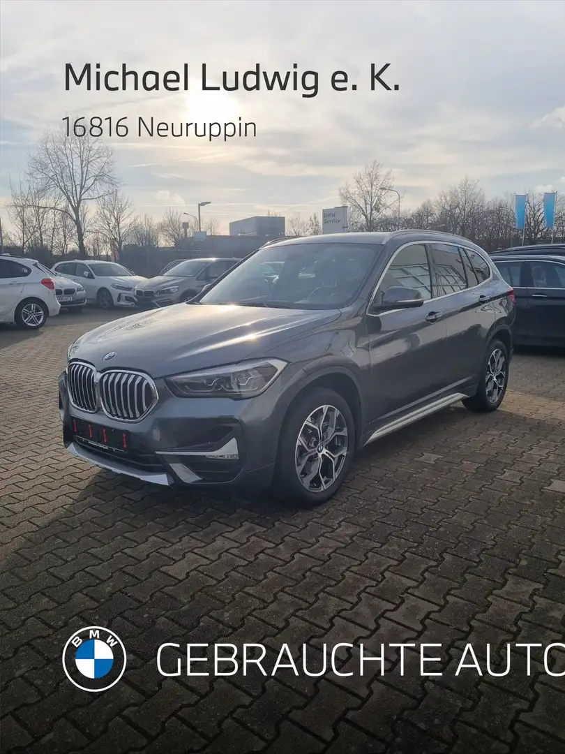 BMW X1 sDrive18d xLine LED WLAN RFK Navi Shz PDC Grau - 1
