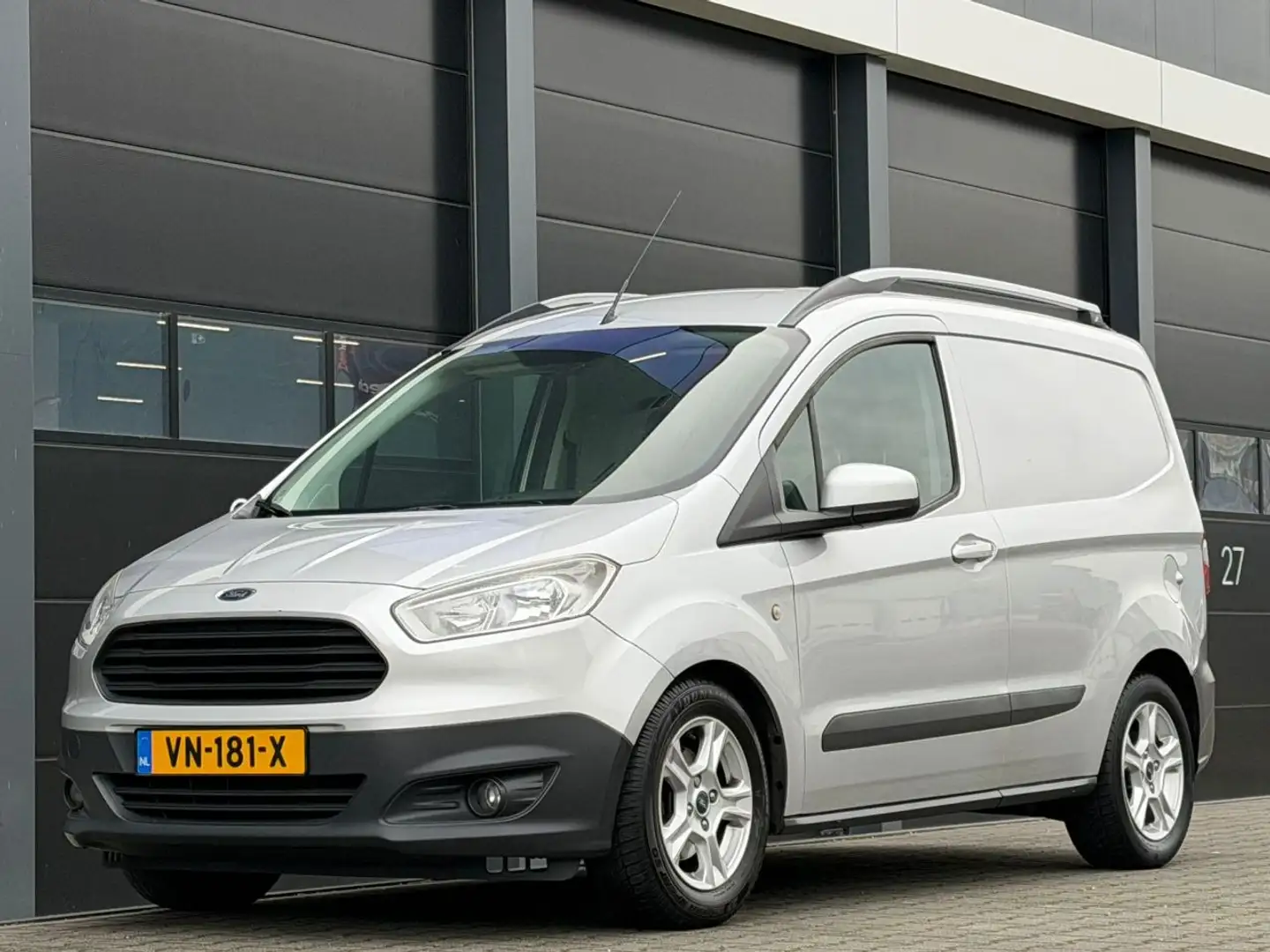 Ford Transit Courier Van 1.5 TDCI Navi Airco PDC Grijs - 1