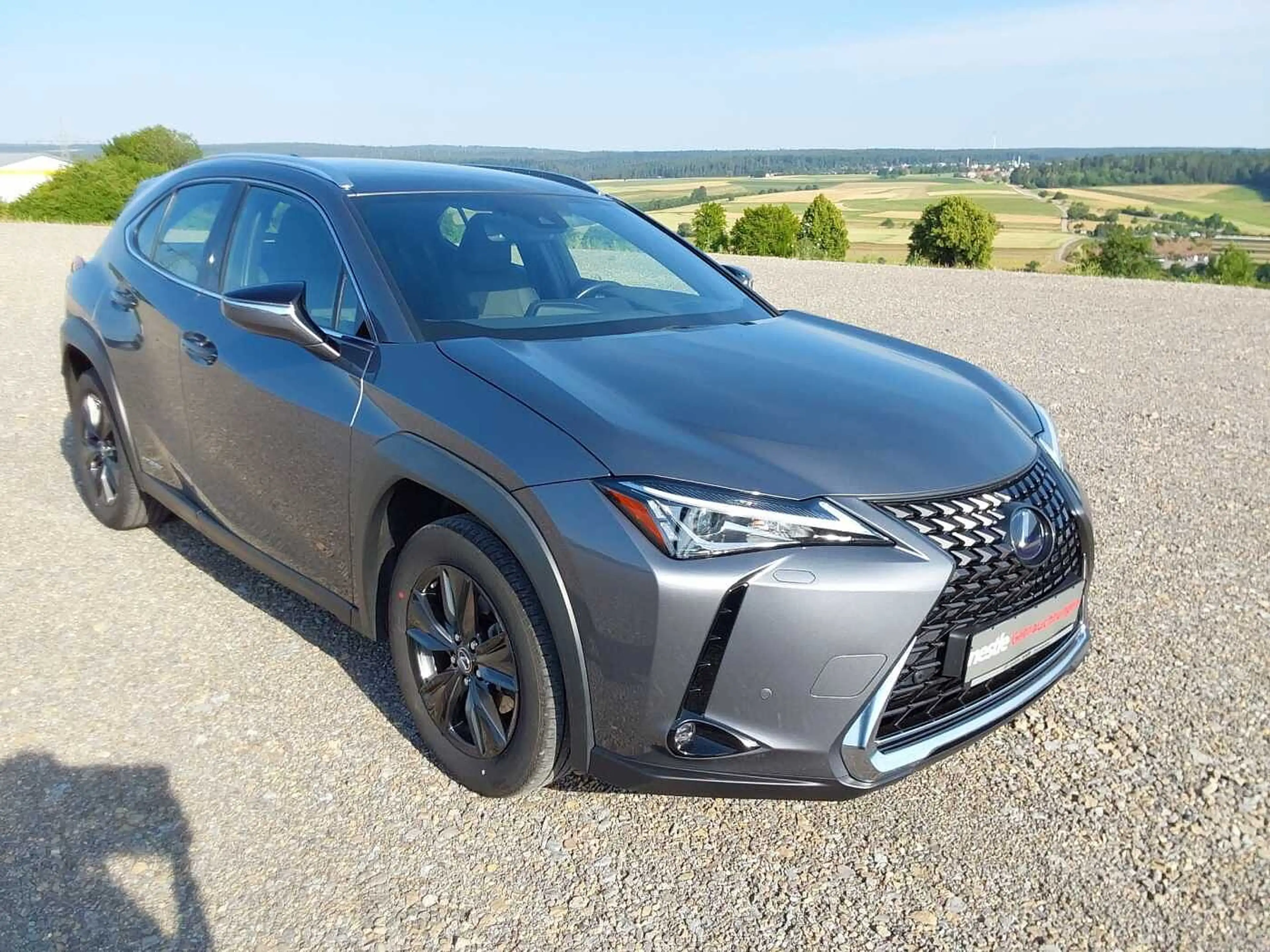 Lexus UX 250h Launch Edition — photo 8