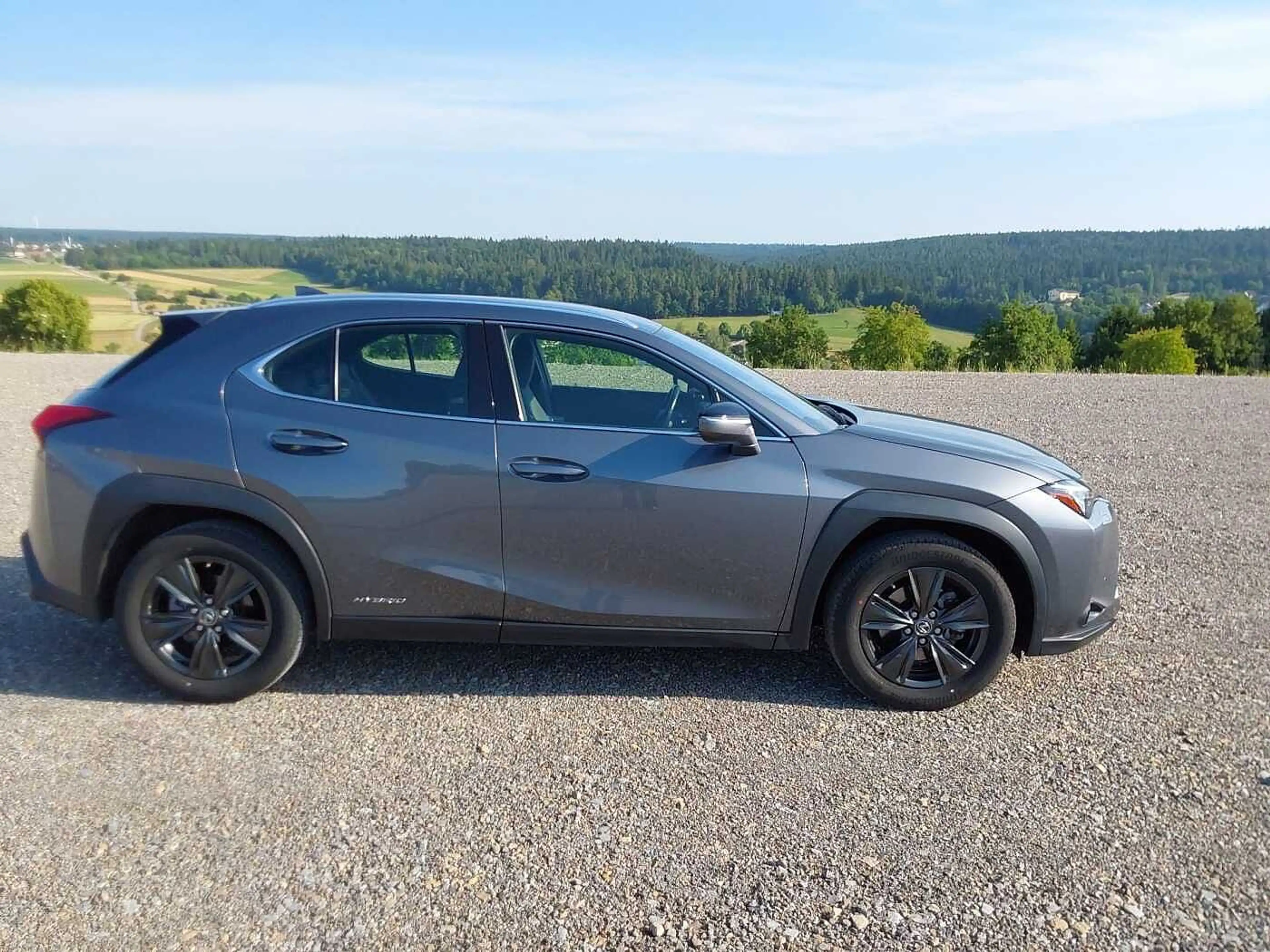 Lexus UX 250h Launch Edition — photo 7