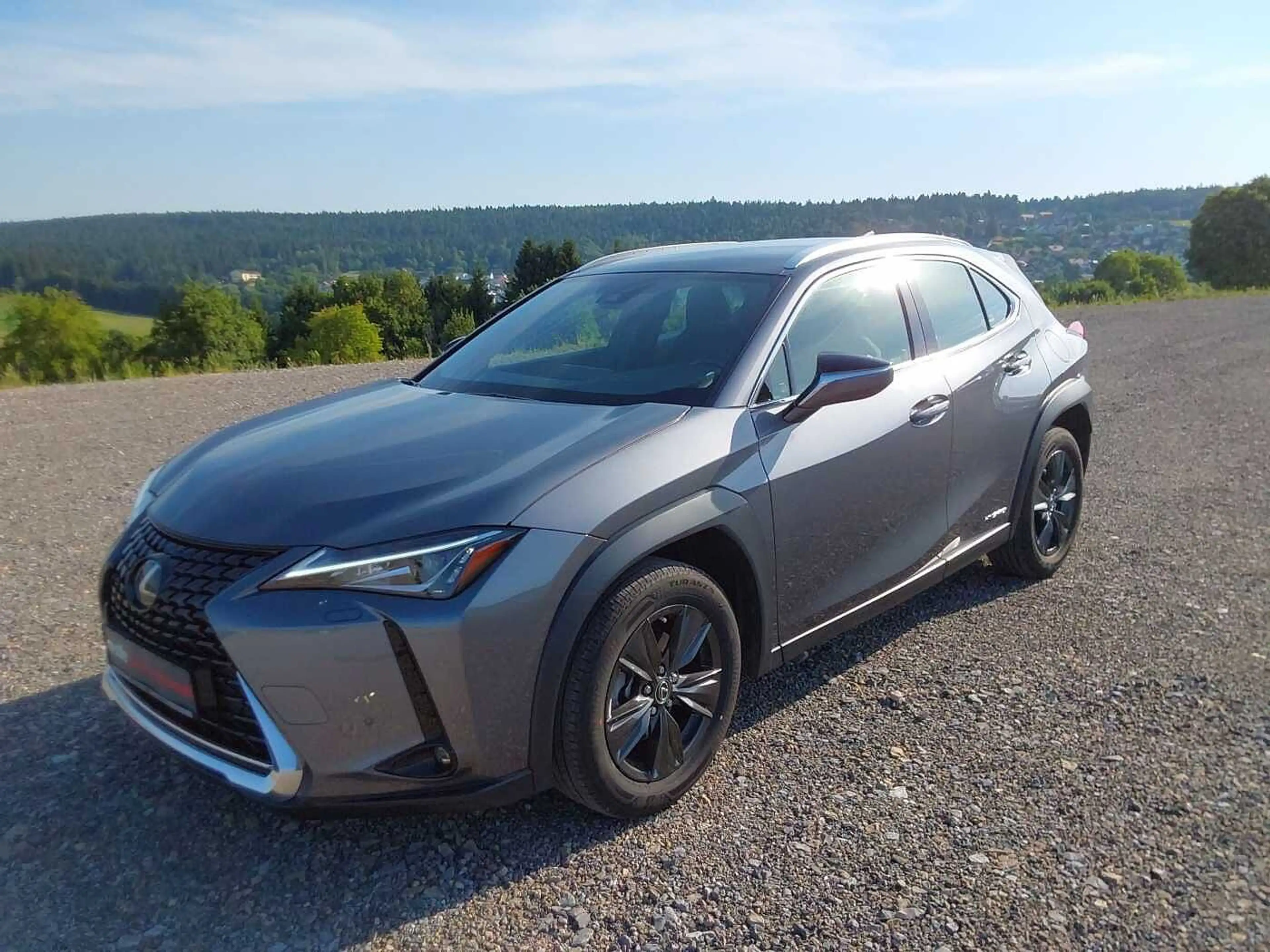 Lexus UX 250h Launch Edition