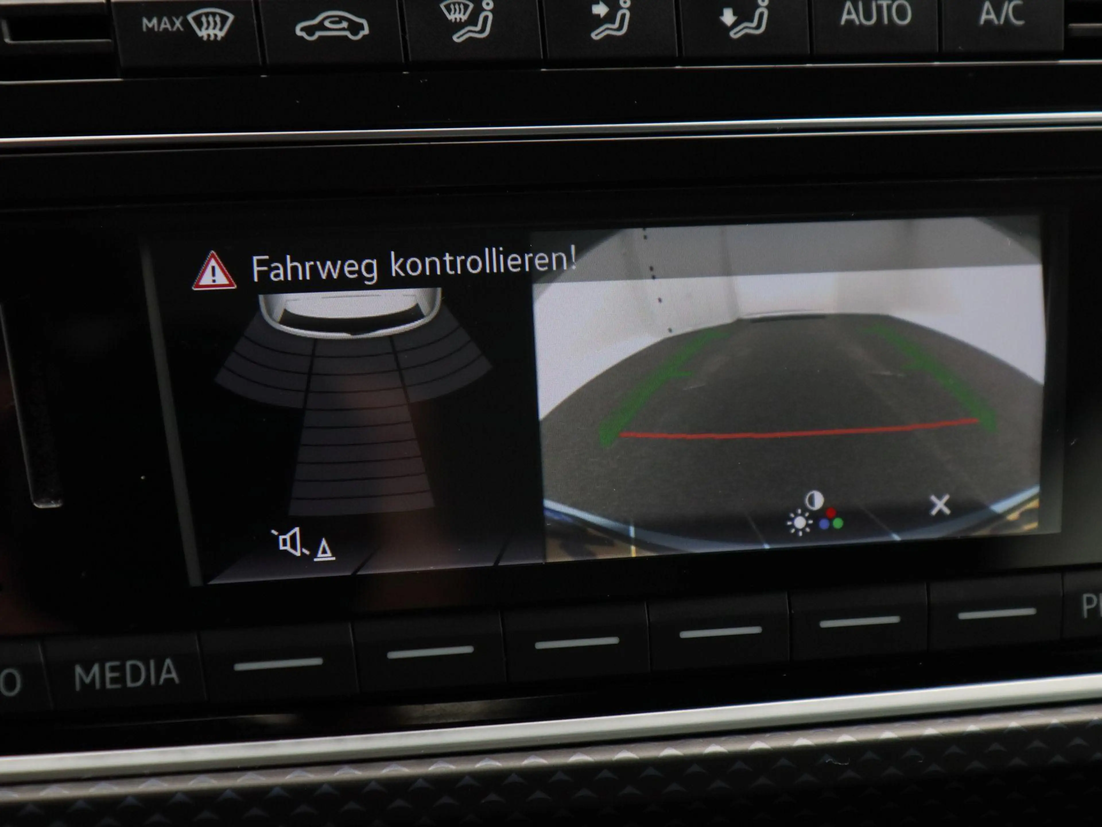 Volkswagen e-up! e-up! Style | Cruise Control | Stoelverwarming | C — photo 9