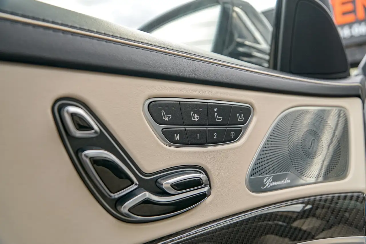 Mercedes-Benz S-Class снимка Mercedes-Benz S-Class