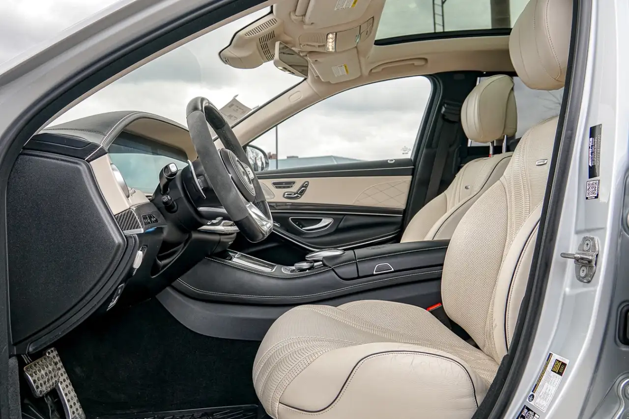Mercedes-Benz S-Class снимка Mercedes-Benz S-Class