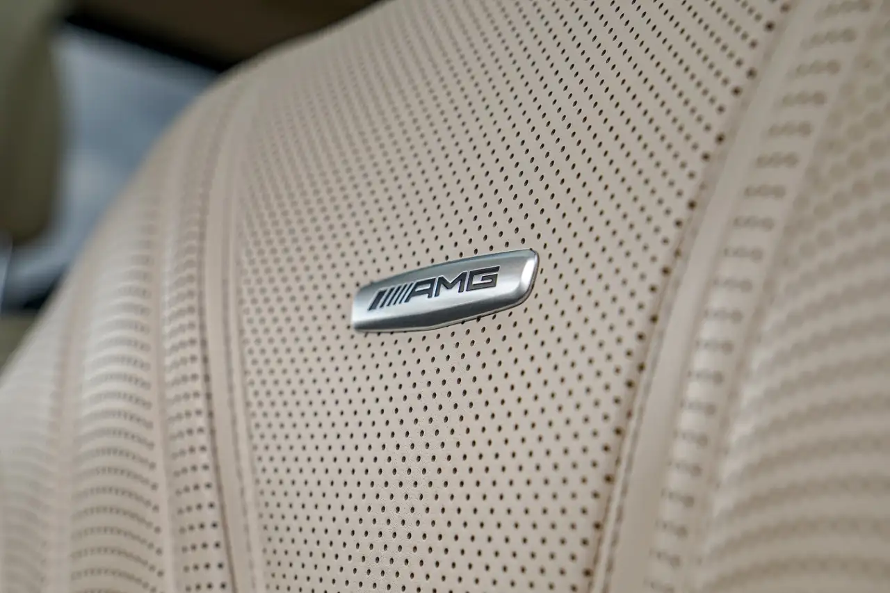 Mercedes-Benz S-Class снимка Mercedes-Benz S-Class