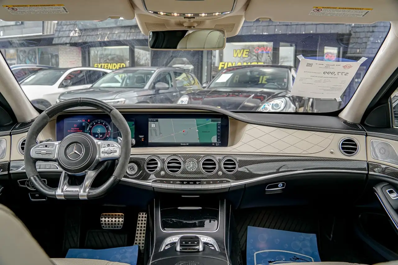 Mercedes-Benz S-Class снимка Mercedes-Benz S-Class