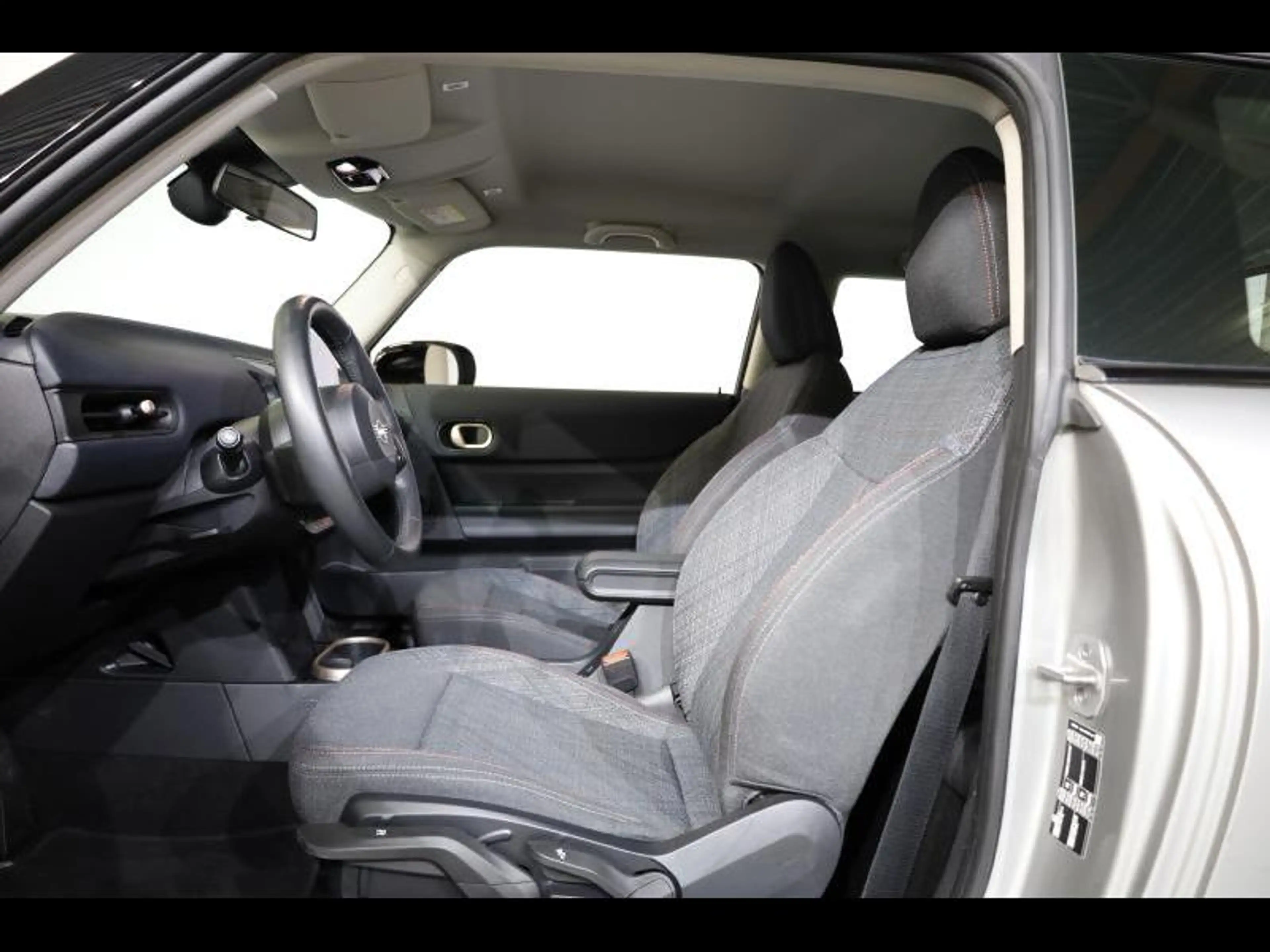 MINI Cooper C — photo 9