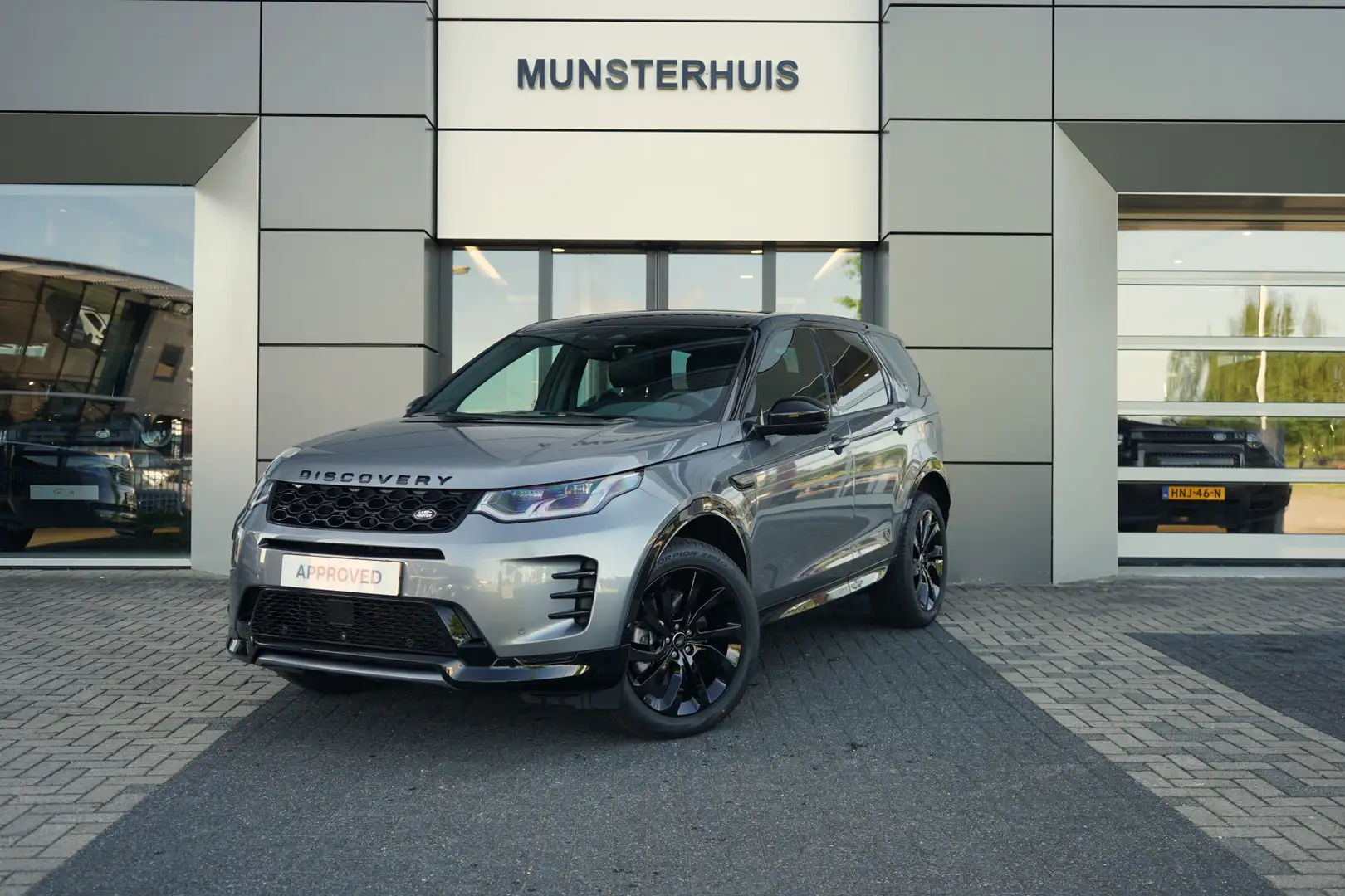 Land Rover Discovery Sport P300e PHEV AWD Dynamic SE | Face Lift | 3D Surroun Grijs - 1