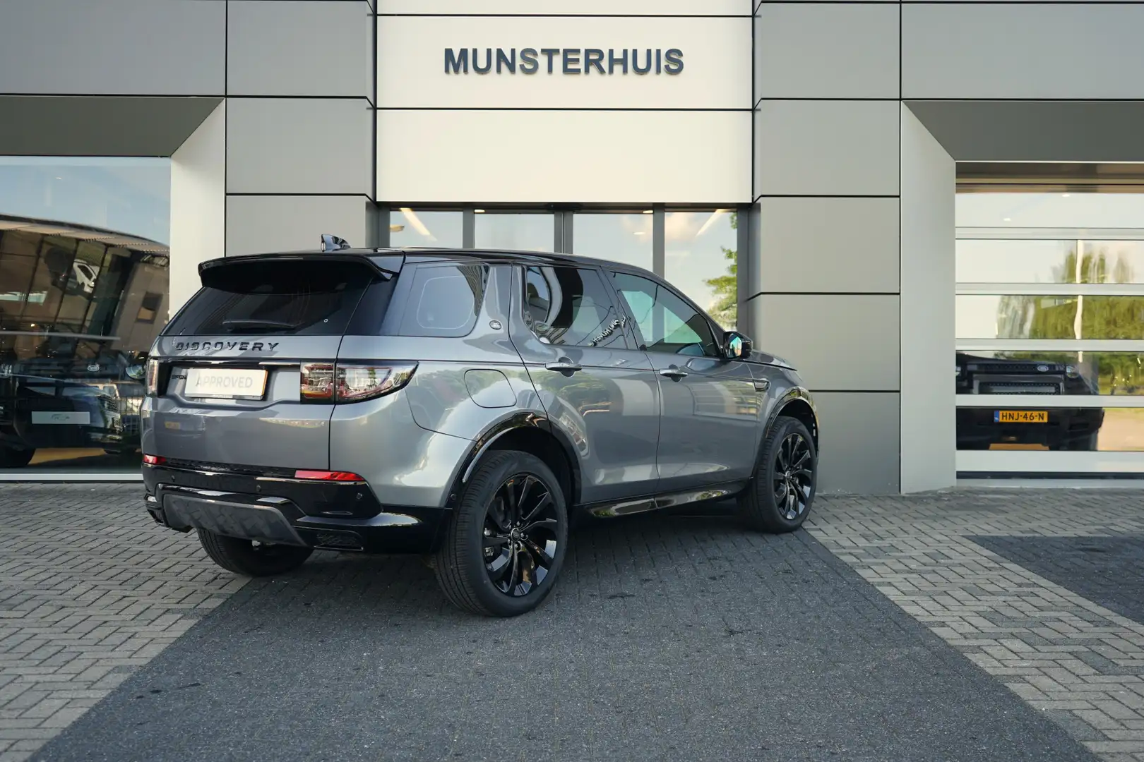 Land Rover Discovery Sport P300e PHEV AWD Dynamic SE | Face Lift | 3D Surroun Grijs - 2