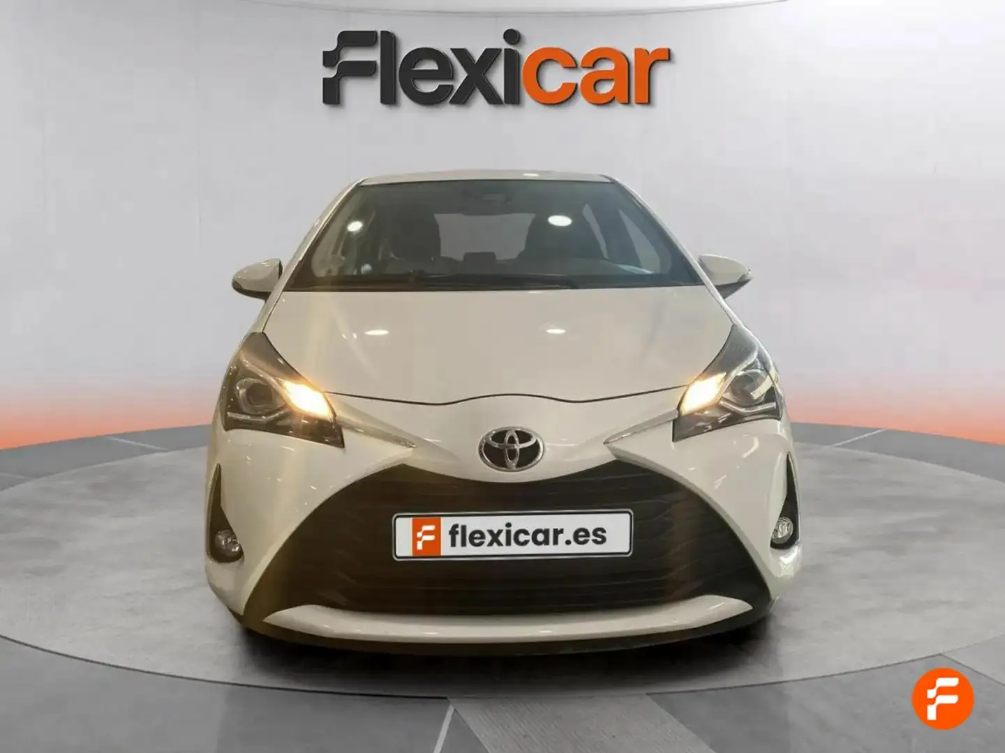 Toyota Yaris 1.0 Active Blanco - 2