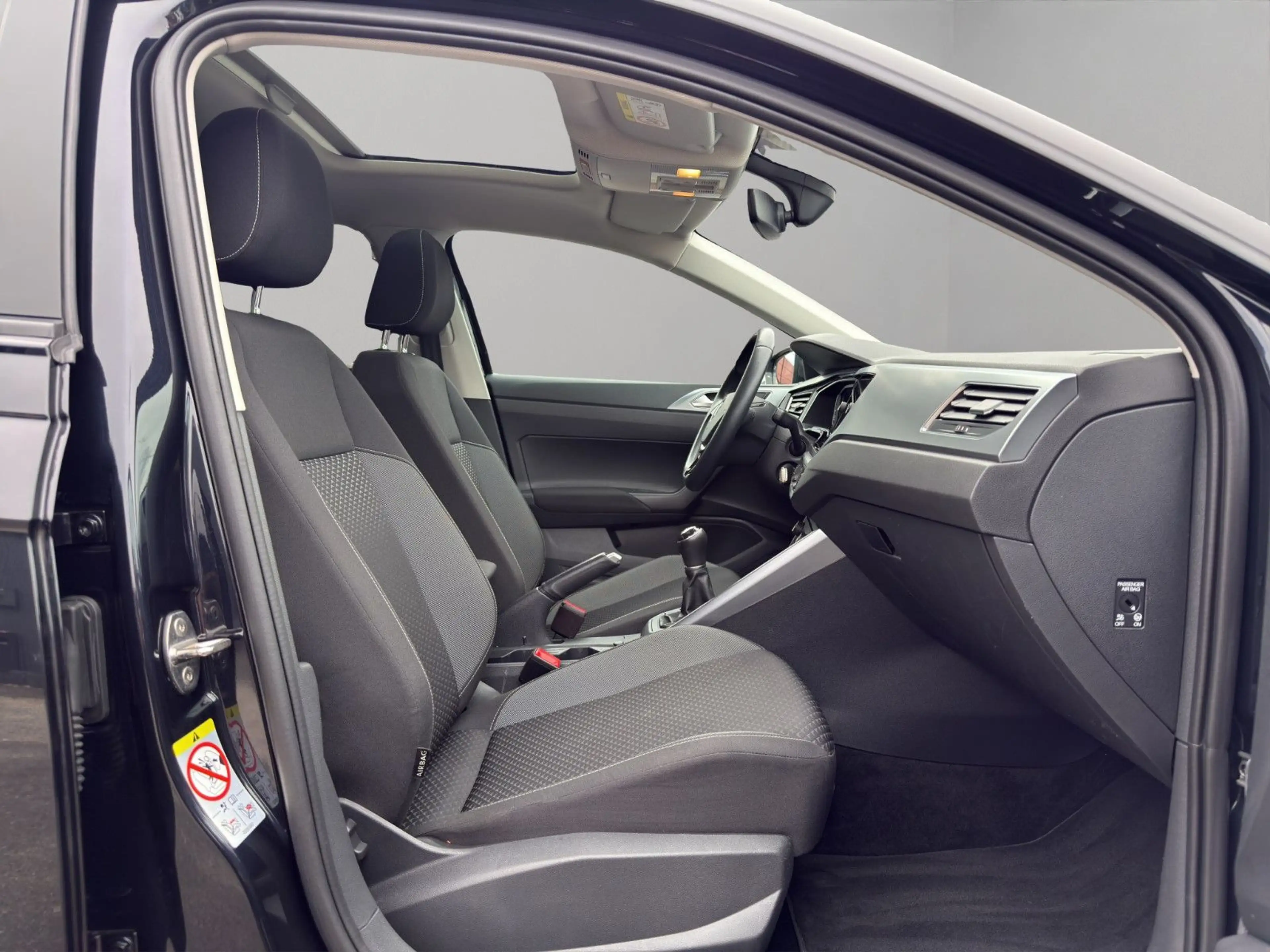 Volkswagen Polo VI 1.0 TSI Active PANO VICO PDC LED PARKLEN — photo 12