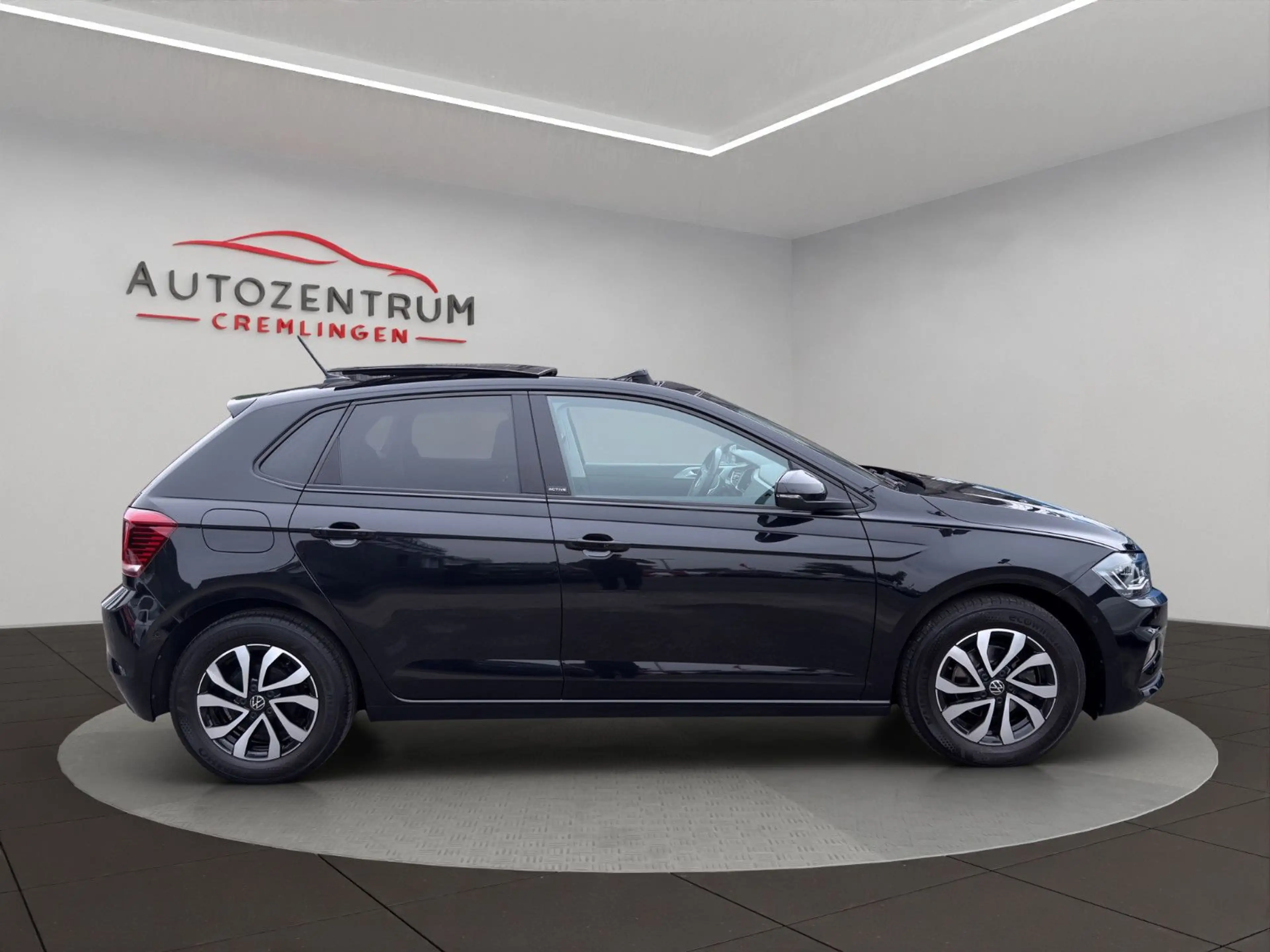 Volkswagen Polo VI 1.0 TSI Active PANO VICO PDC LED PARKLEN — photo 4
