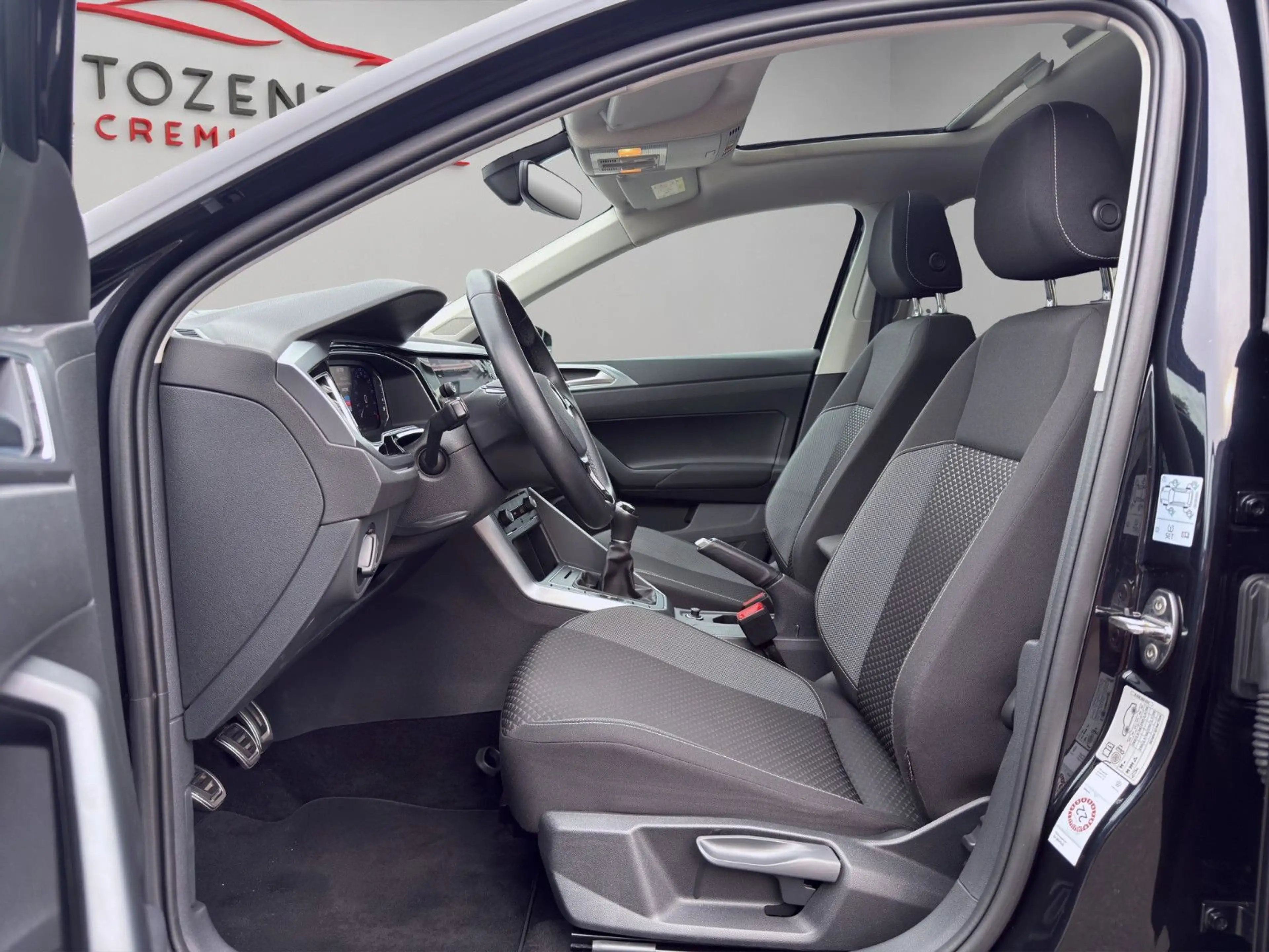 Volkswagen Polo VI 1.0 TSI Active PANO VICO PDC LED PARKLEN — photo 9