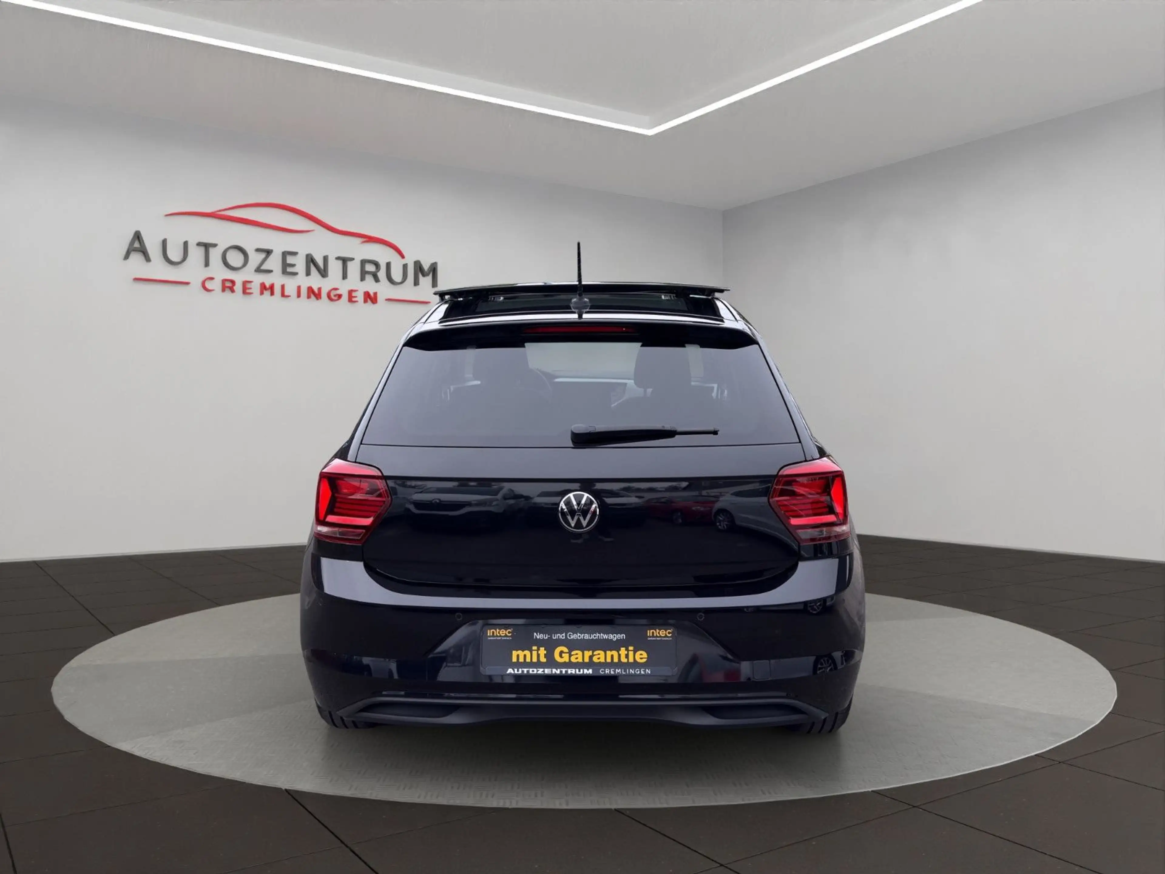 Volkswagen Polo VI 1.0 TSI Active PANO VICO PDC LED PARKLEN — photo 6