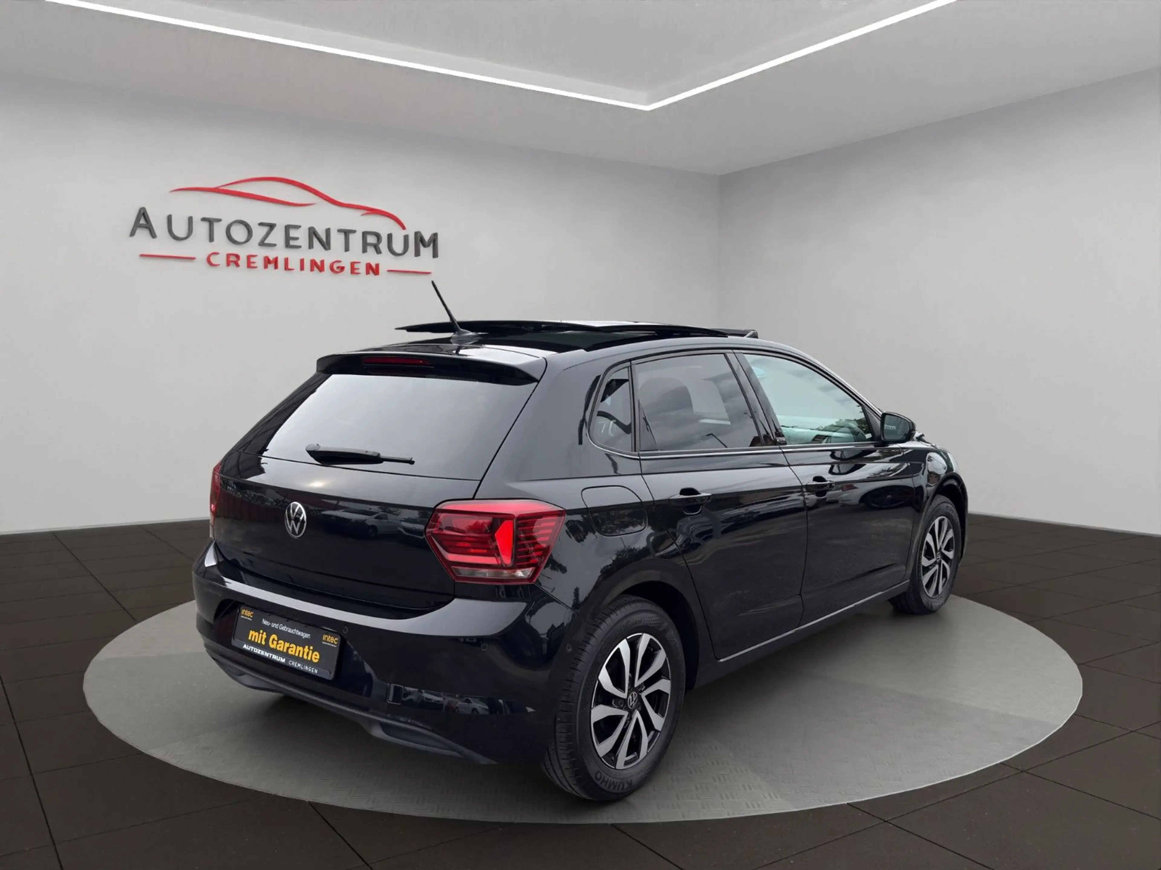 Volkswagen Polo VI 1.0 TSI Active PANO VICO PDC LED PARKLEN — photo 5