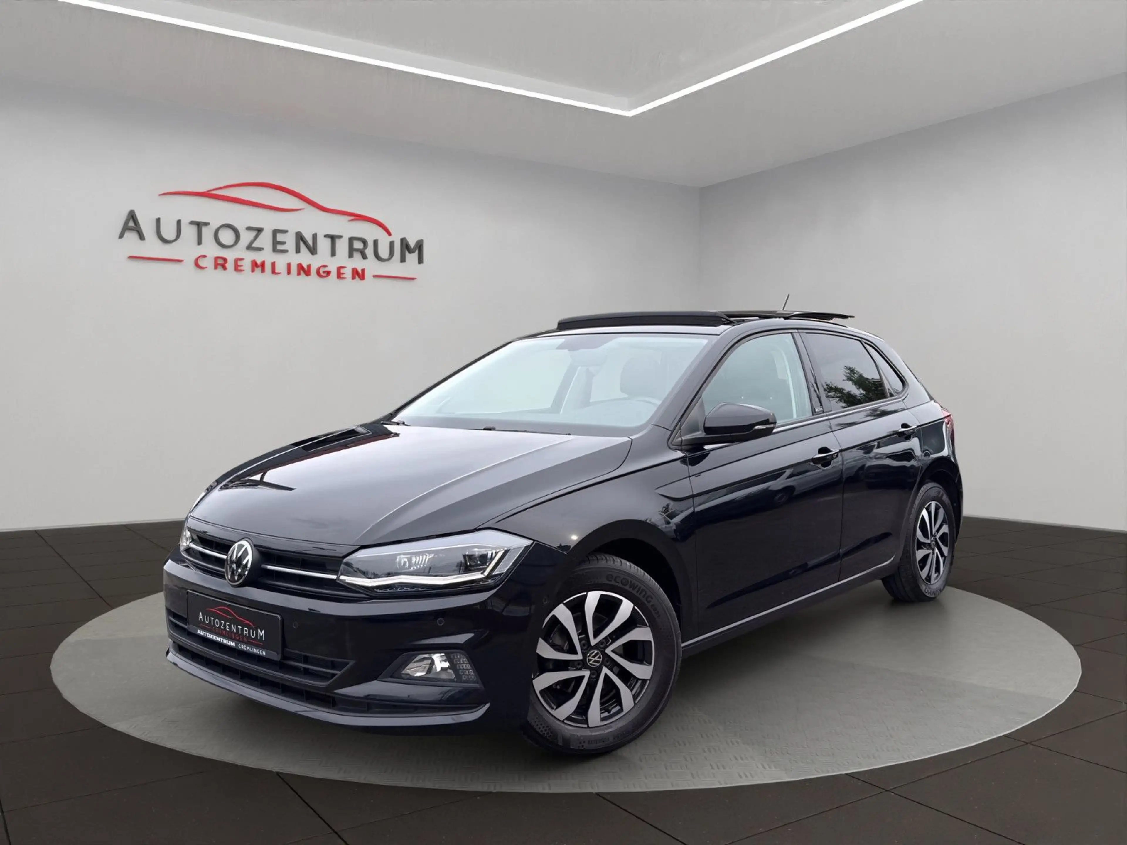 Volkswagen Polo VI 1.0 TSI Active PANO VICO PDC LED PARKLEN